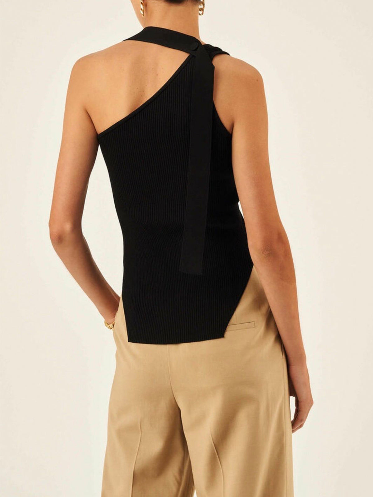 Asymmetrische Neckholder-Rippweste
