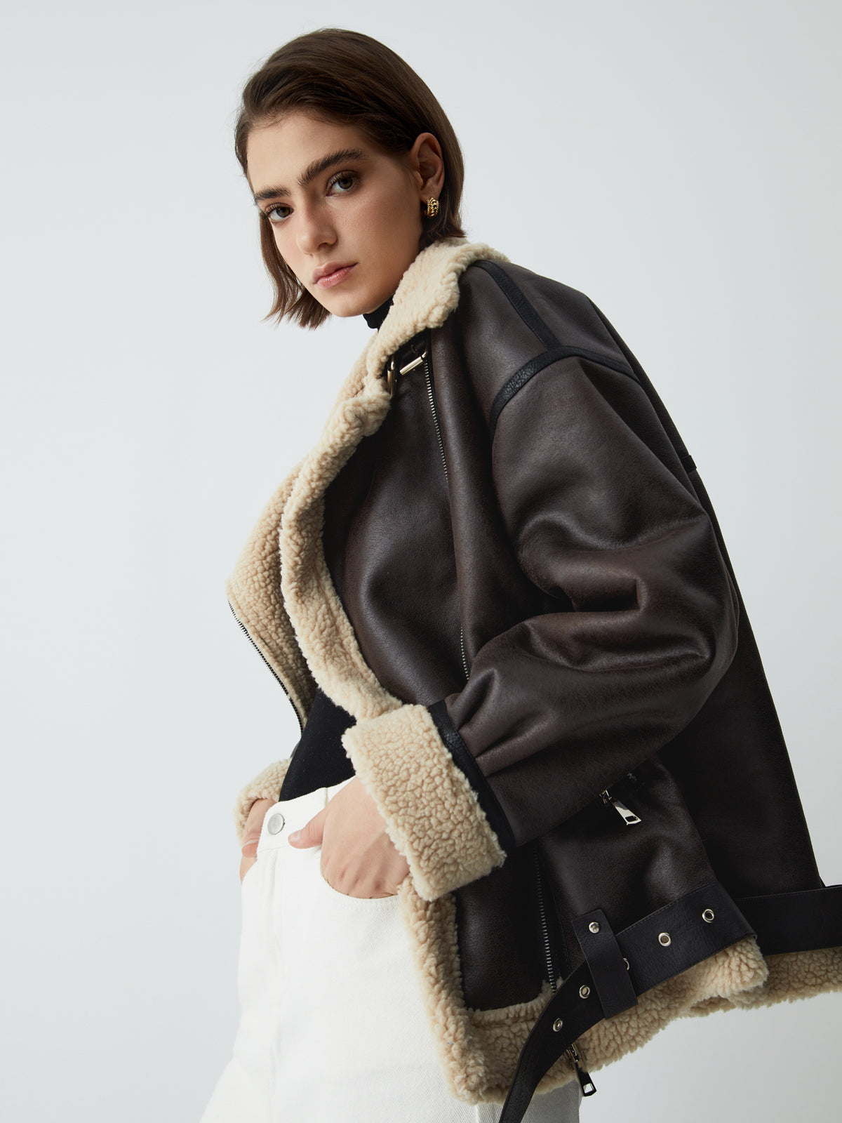 Klassische Fliegerjacke aus Lammfellleder mit Sherpa-Futter
