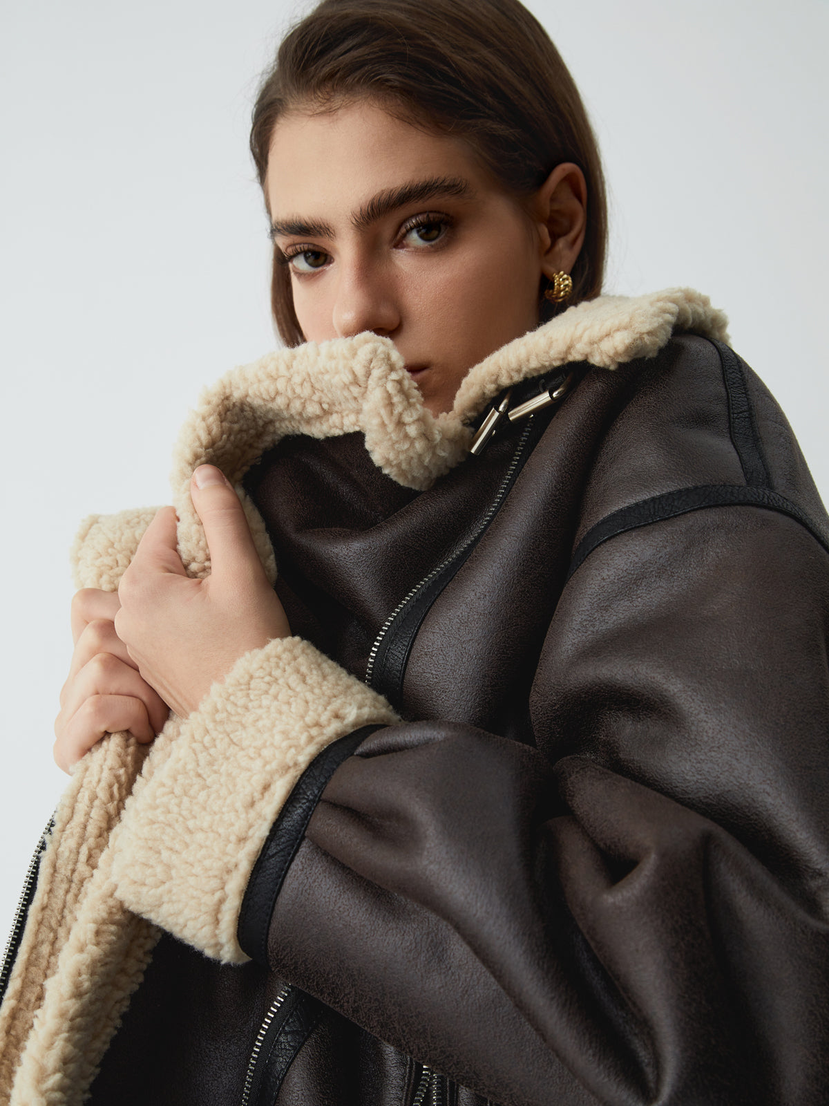Klassische Fliegerjacke aus Lammfellleder mit Sherpa-Futter