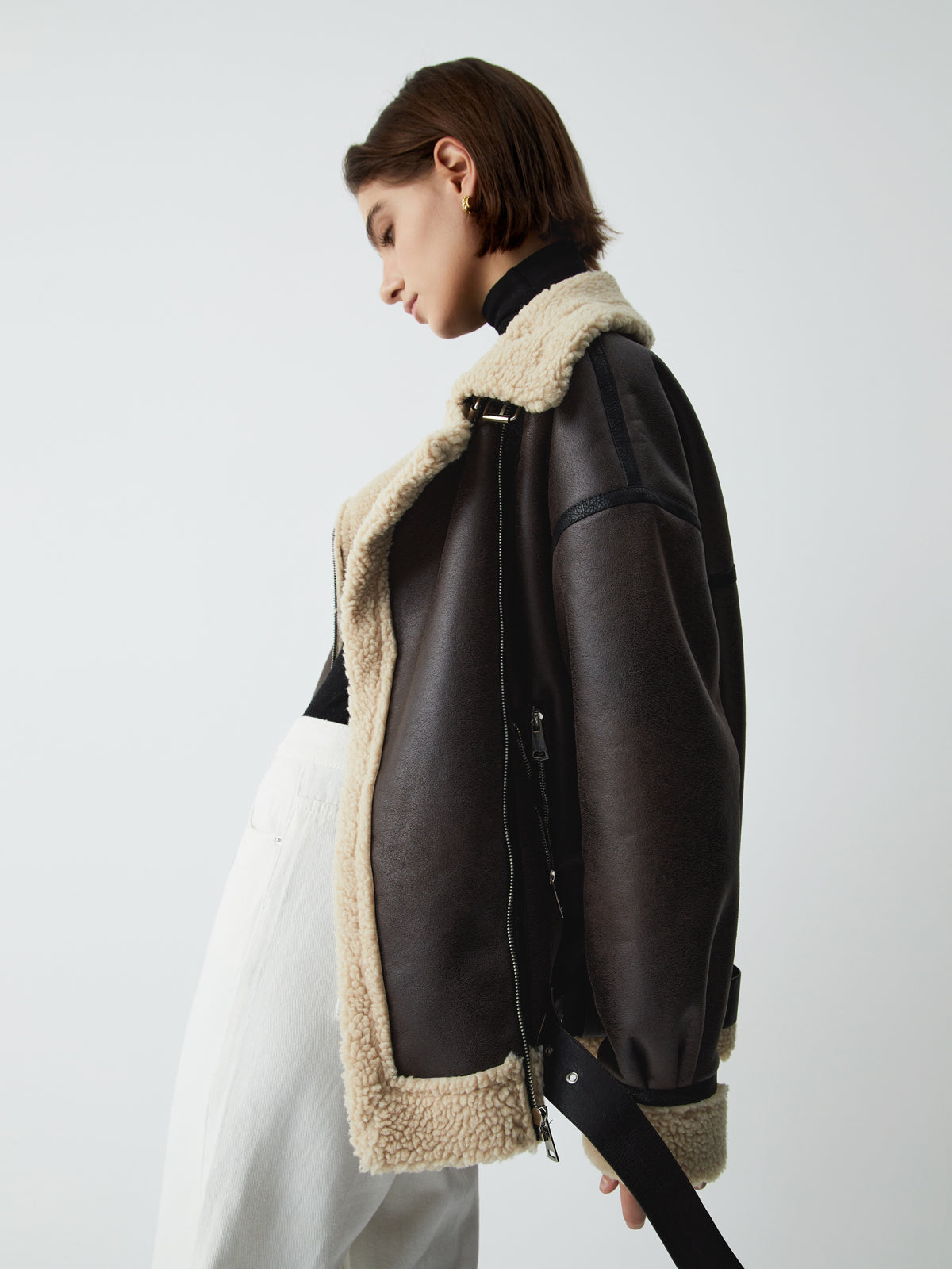 Klassische Fliegerjacke aus Lammfellleder mit Sherpa-Futter