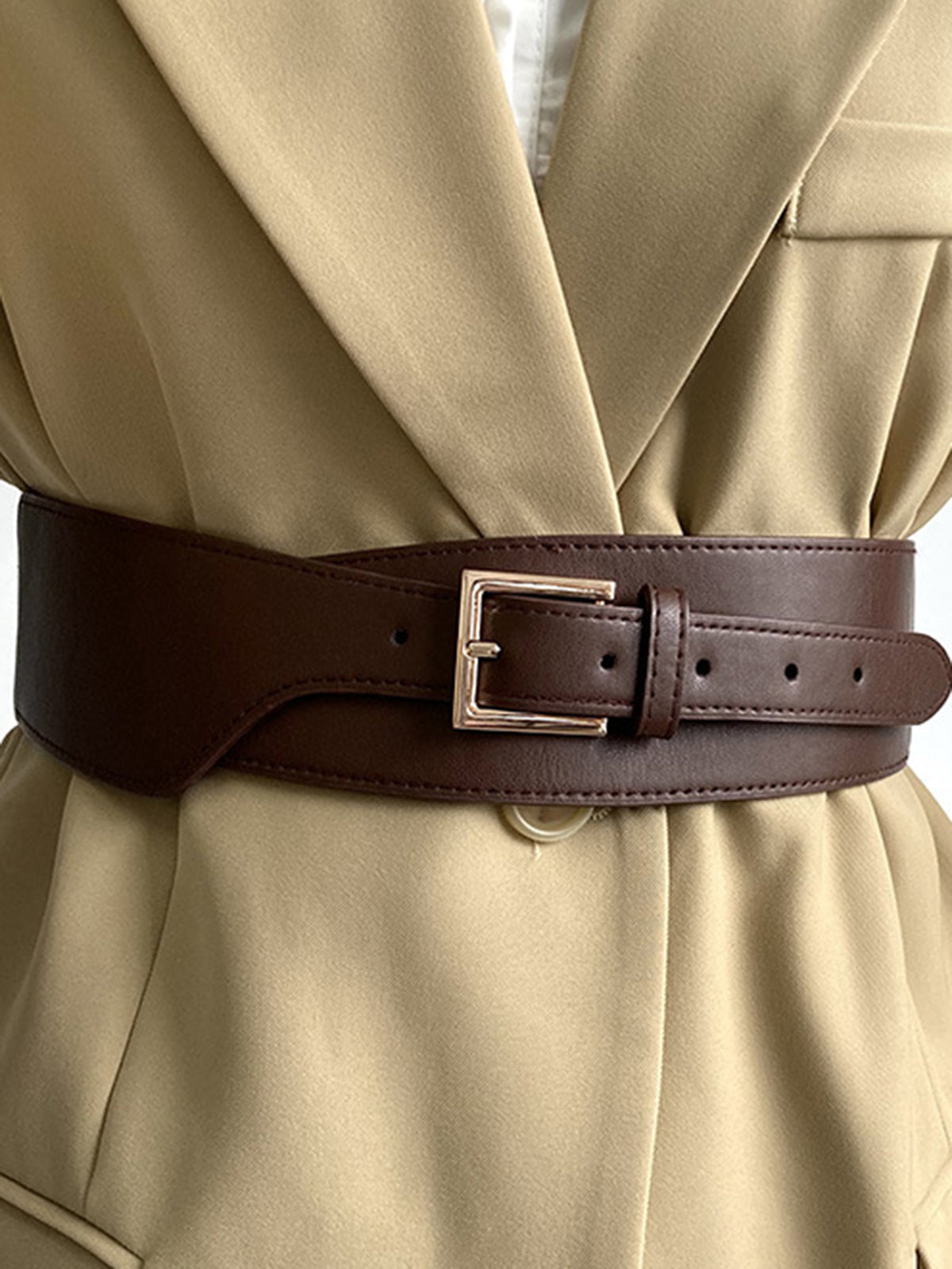Asymmetrischer Ledergürtel