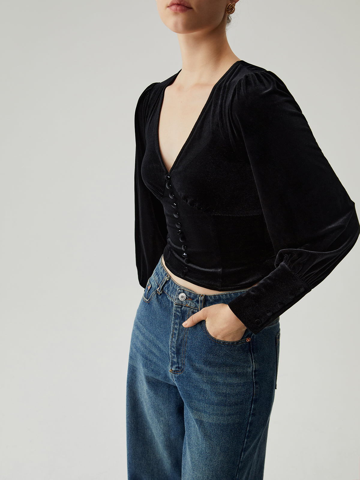 Sammetsknappad V-ringad långärmad Crop Top