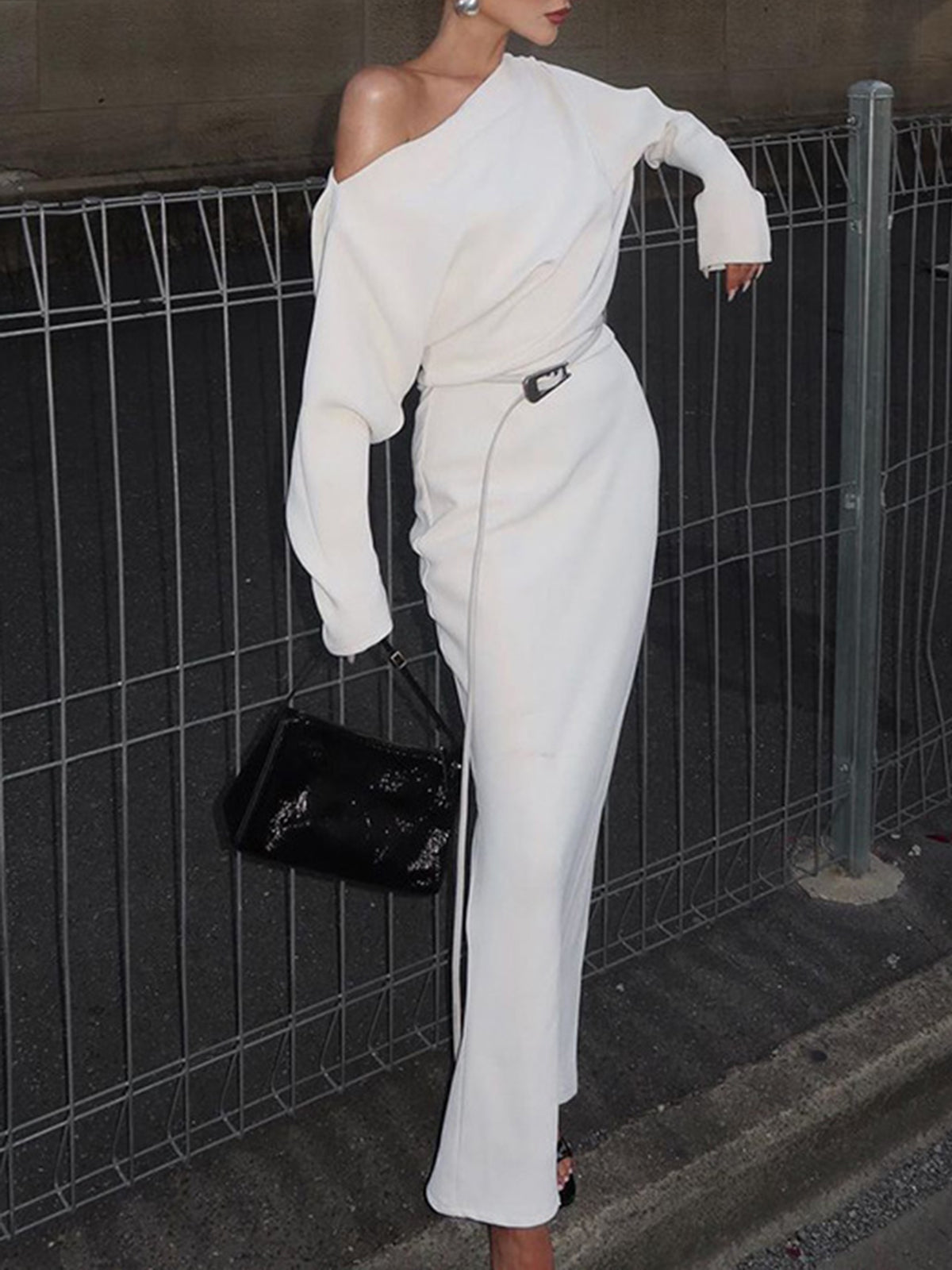 Asymmetrisk Off Shoulder Enfärgad Långärmad Maxiklänning
