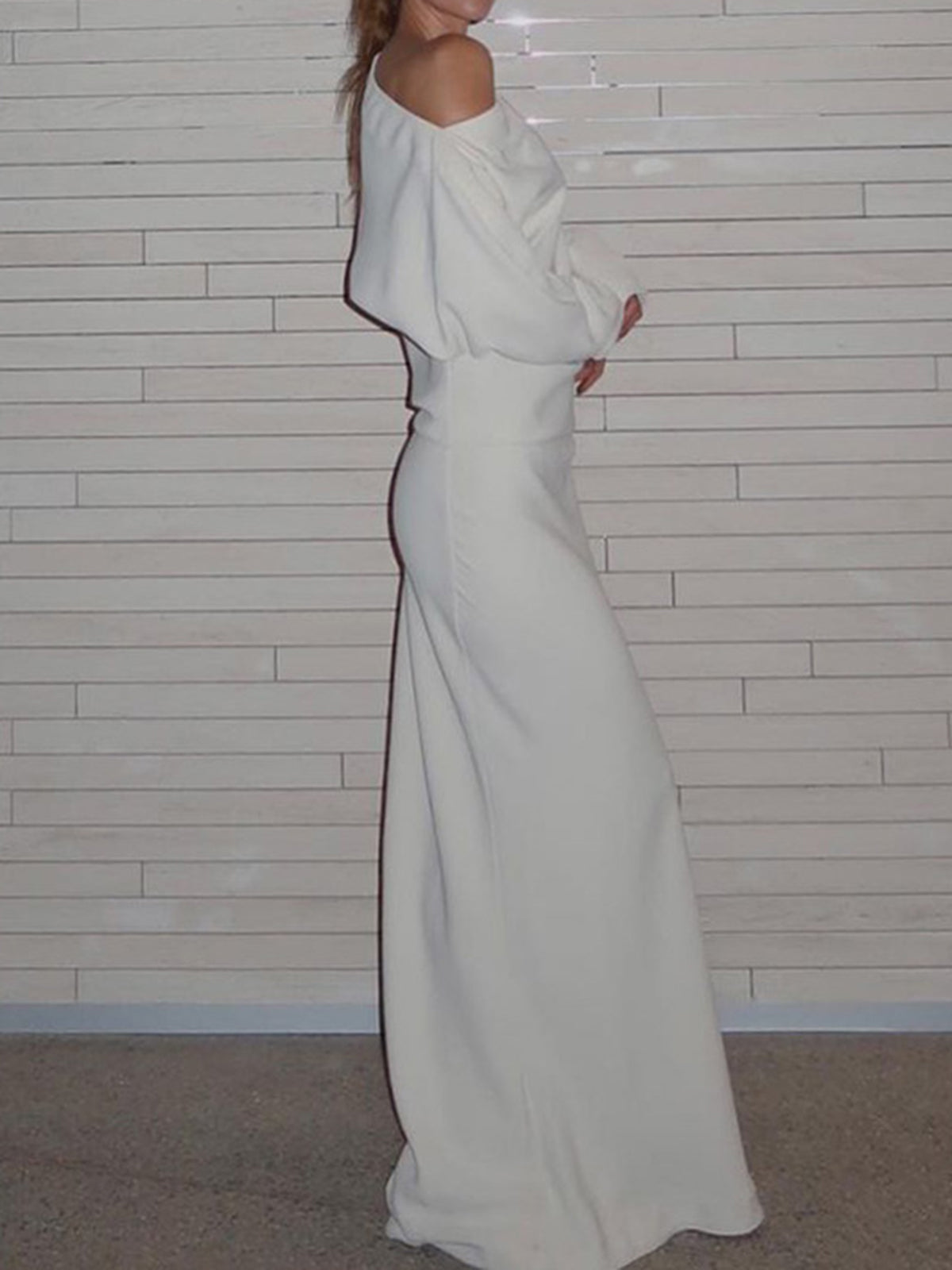 Asymmetrisk Off Shoulder Enfärgad Långärmad Maxiklänning