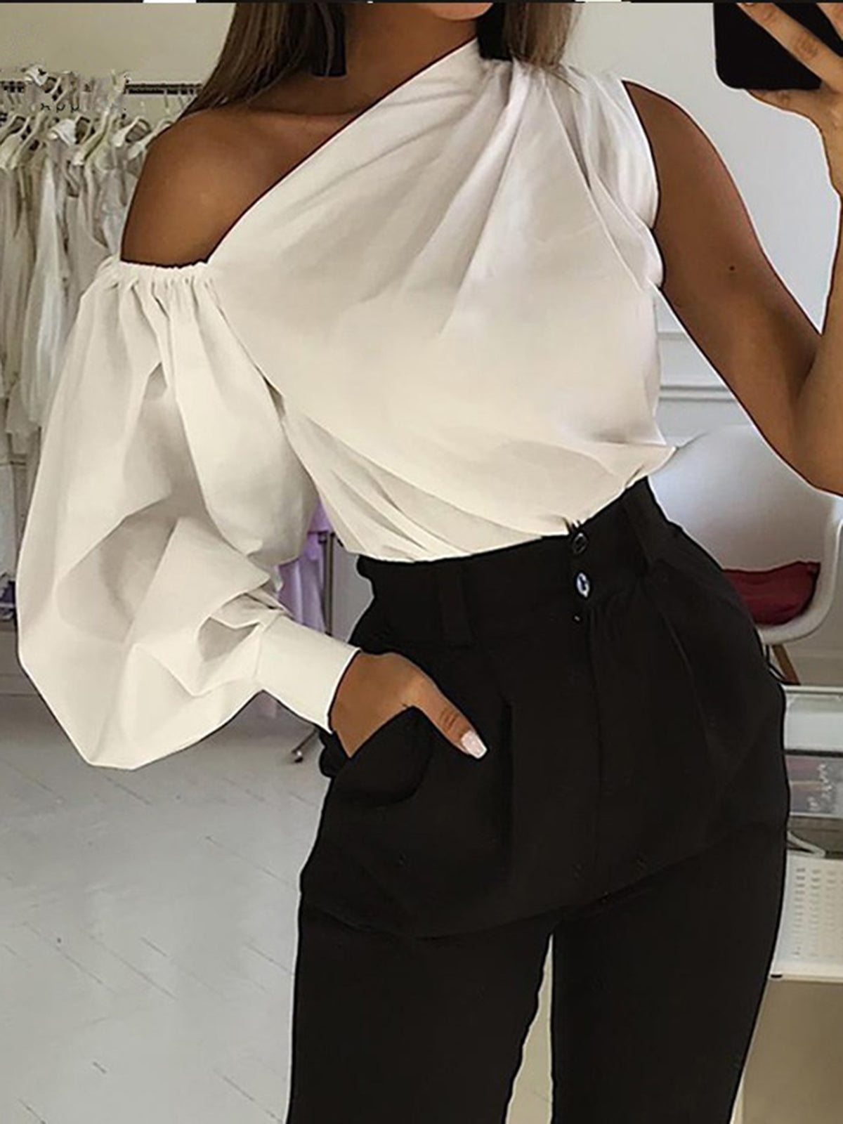 Asymmetrisk blus med bara axlar