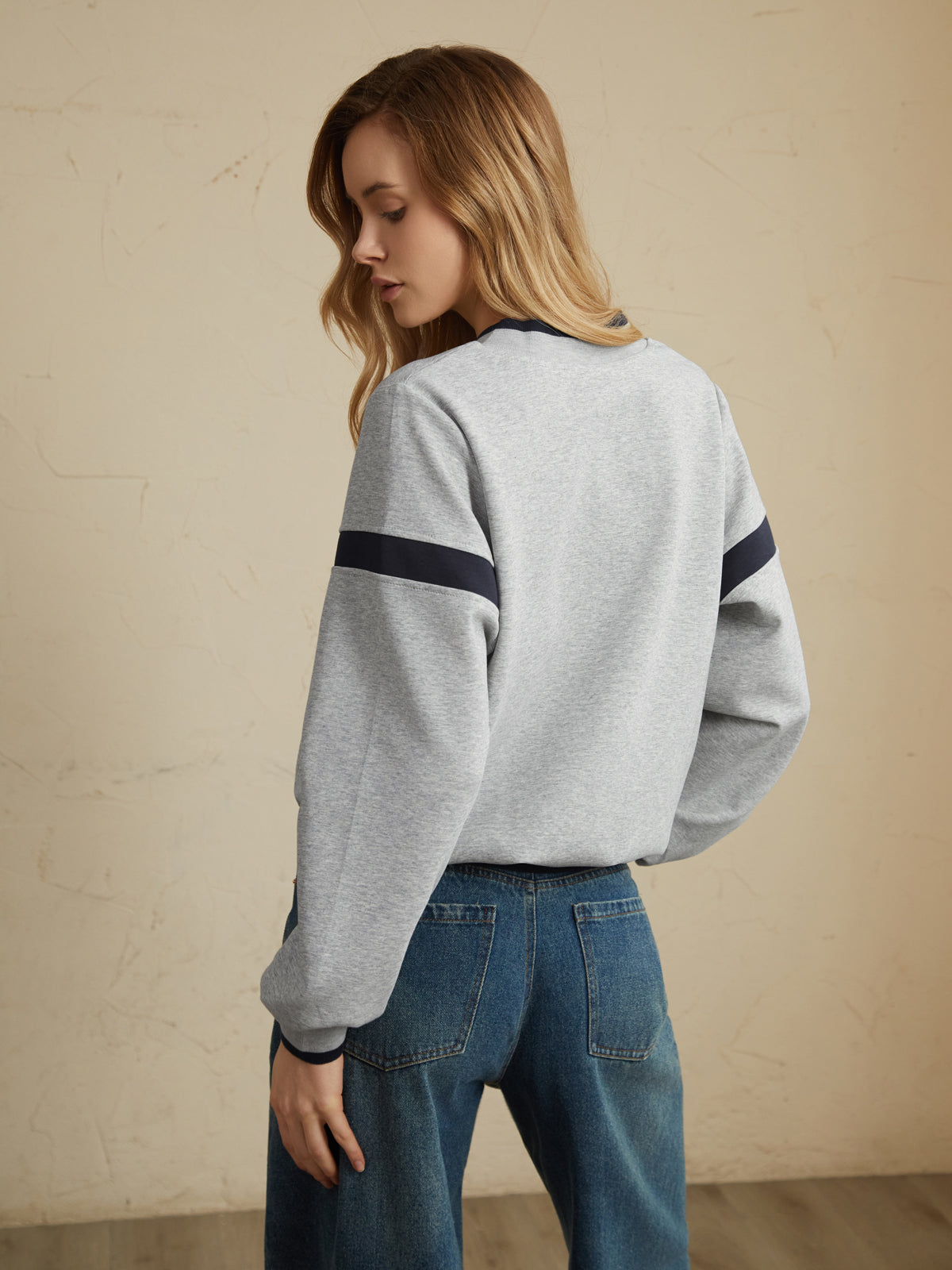 Oversize-Sweatshirt mit Kontrastbesatz