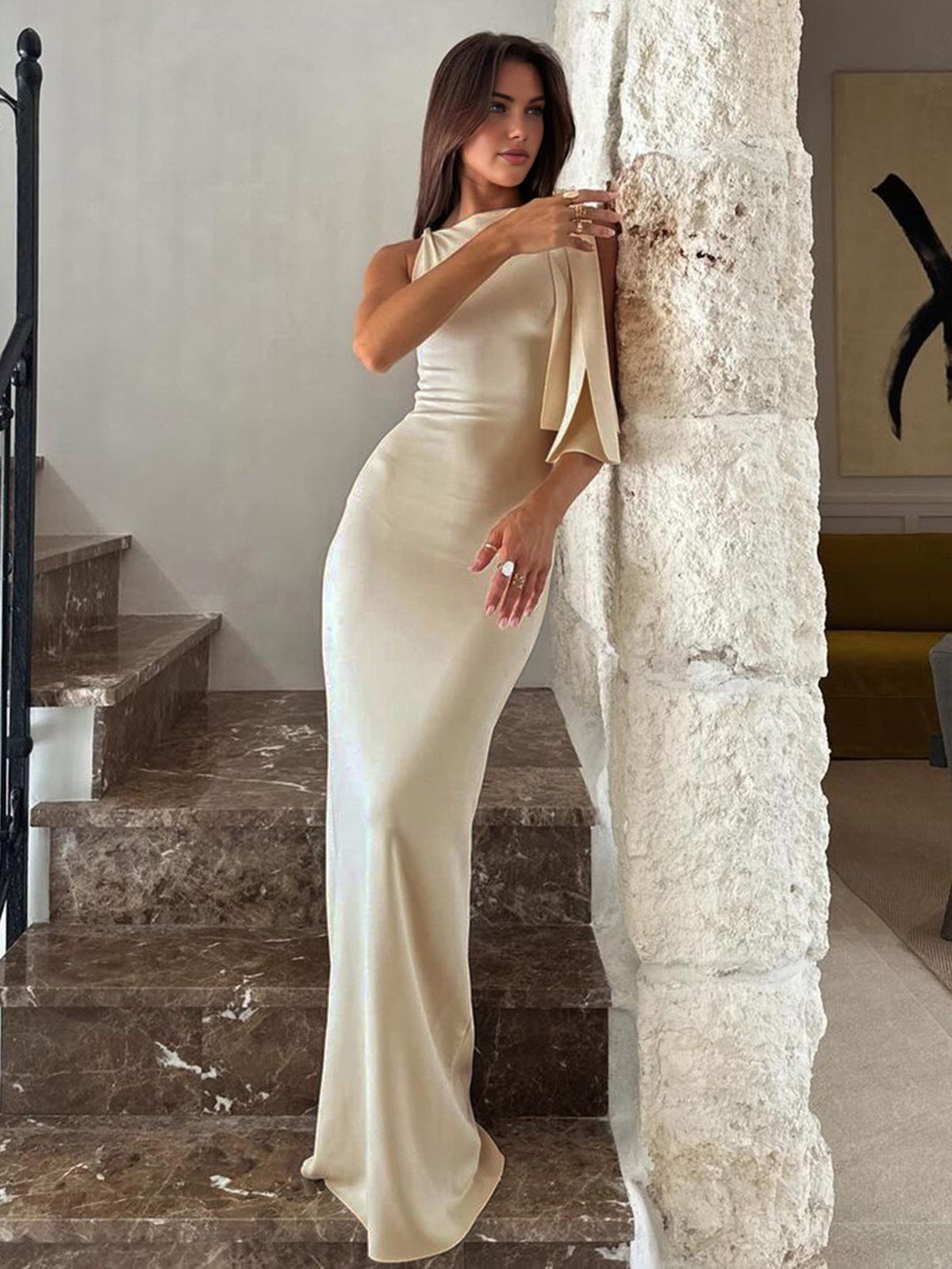 Beloved – Langes, ärmelloses Kleid mit Knoten