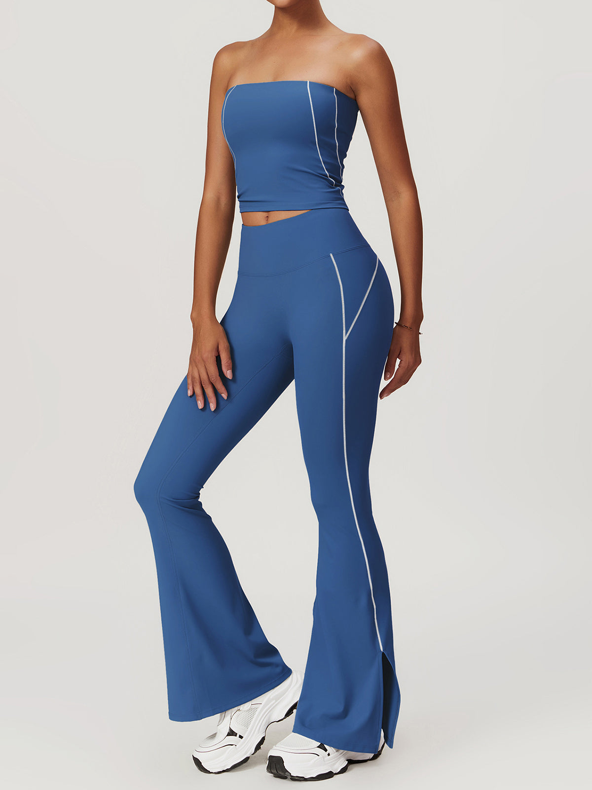 Högmidjade höftlyftande utsvängda leggings