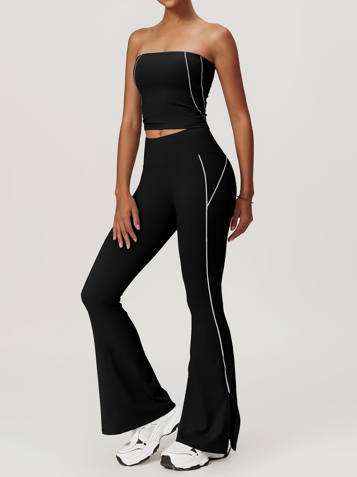 Högmidjade höftlyftande utsvängda leggings