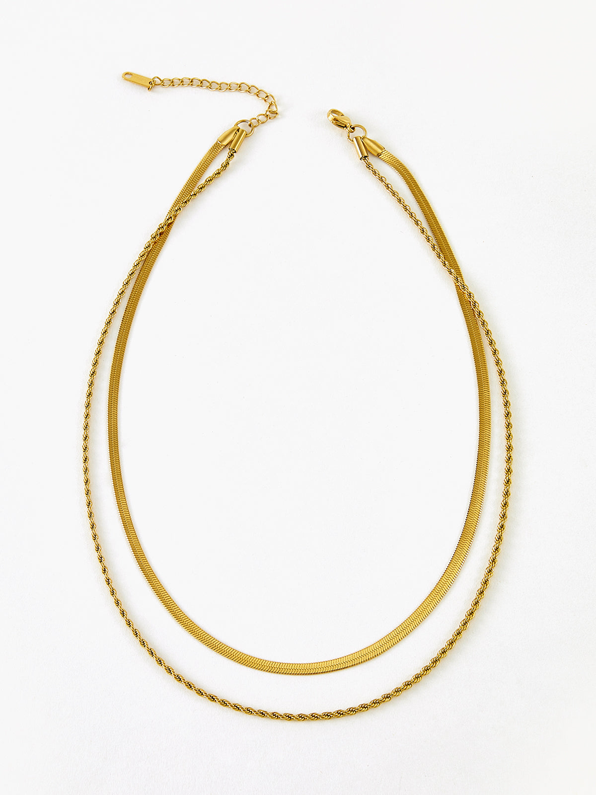 Halsband med dubbla lager av orm- och twistkedjor
