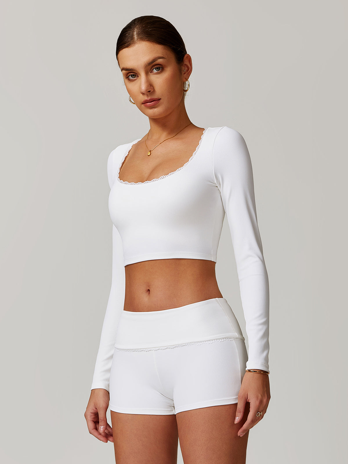 Crop Active Top med fyrkantig krage och salladskant