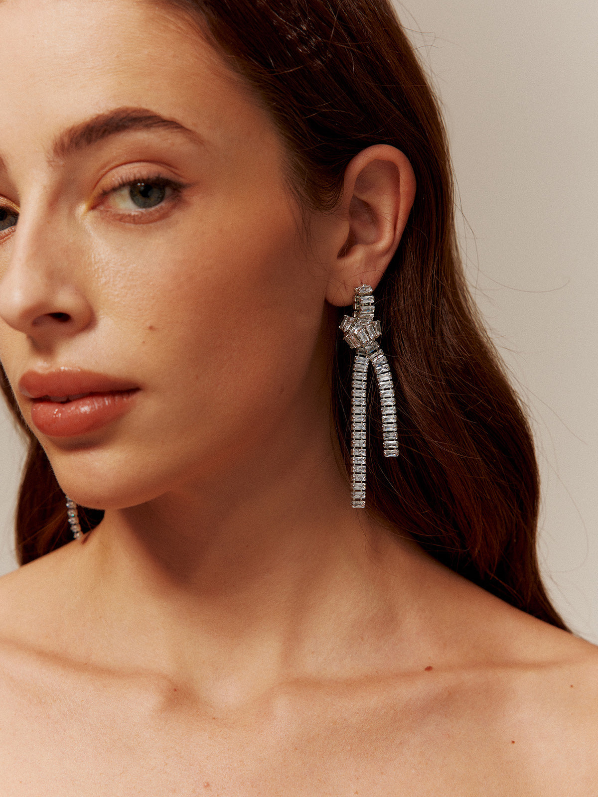 Ohrringe mit Strass-Quaste