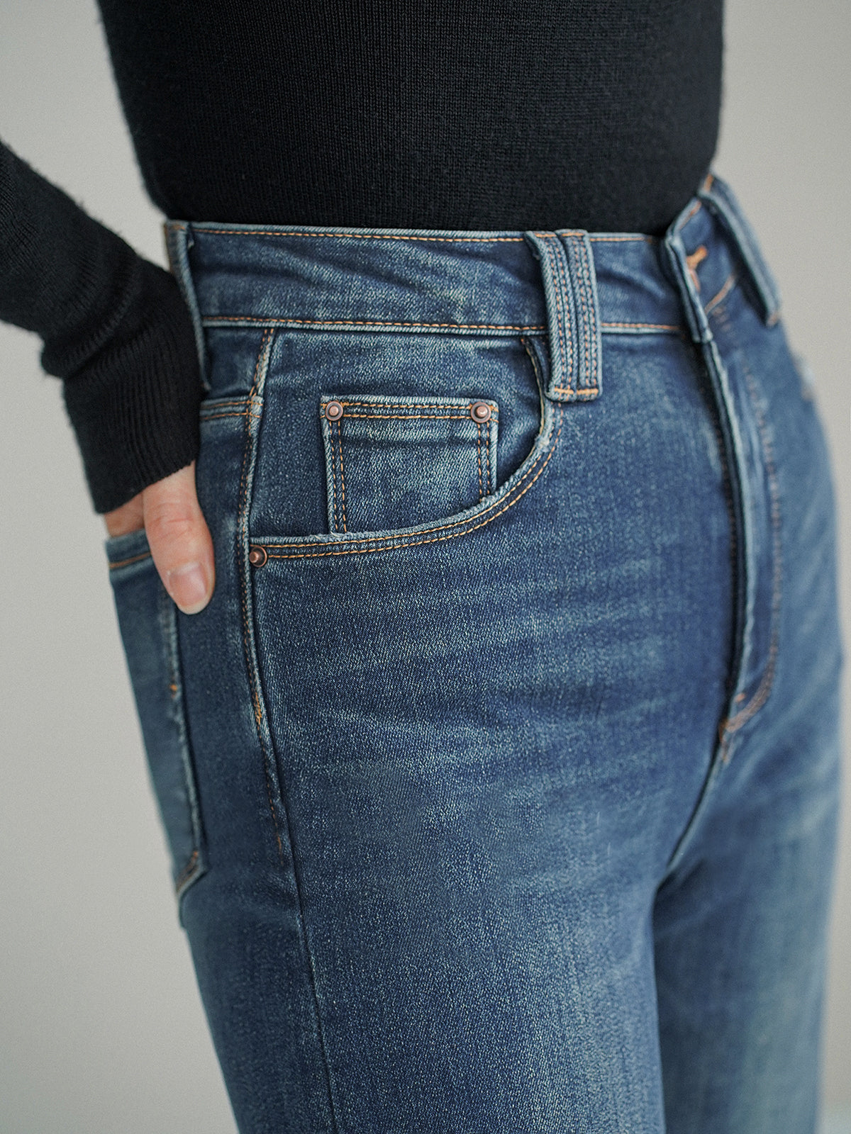 Bootcut-Jeans mit mittlerer Taille ohne Gürtel