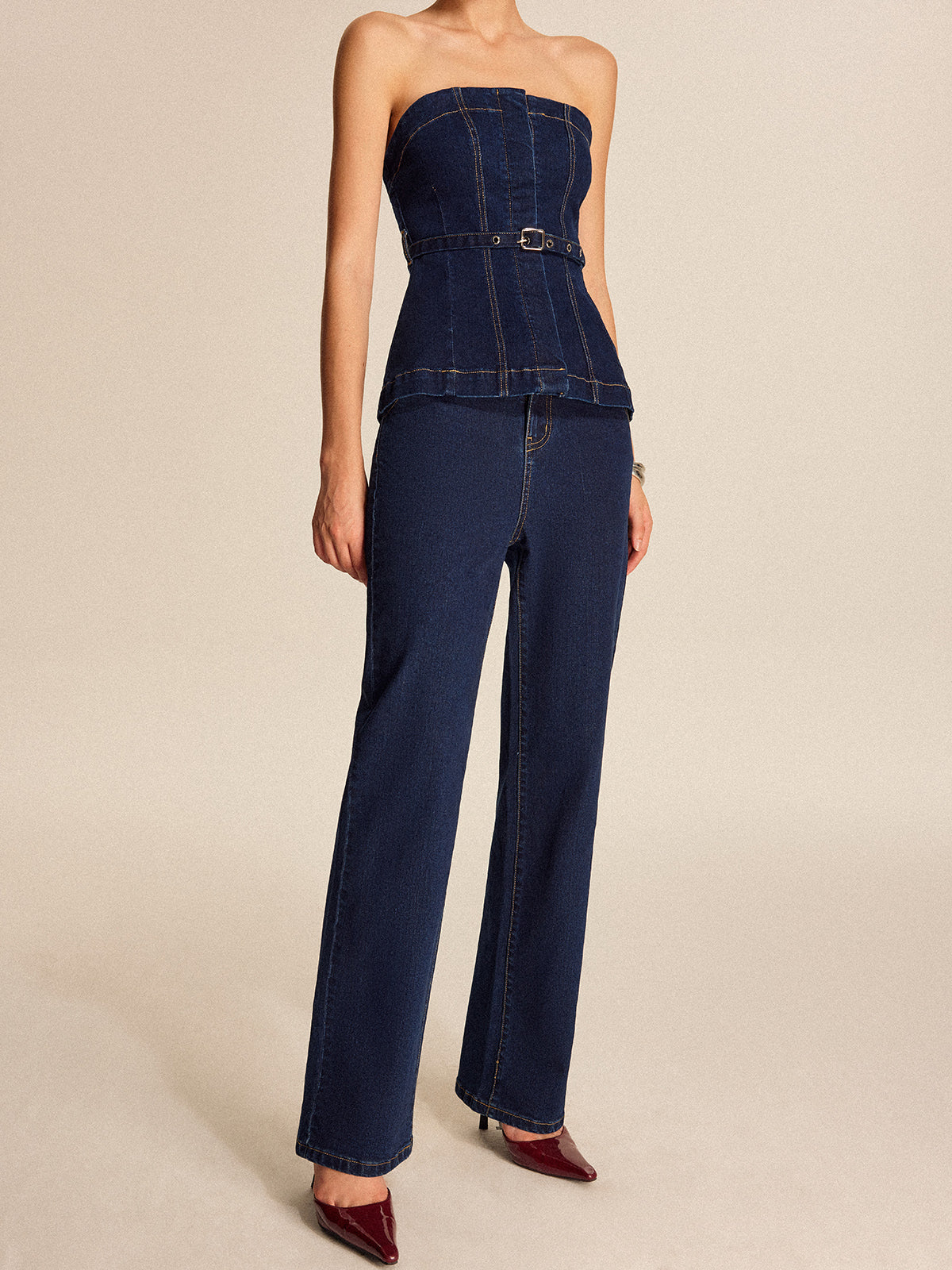 Denimbyxor med raka ben och skärp