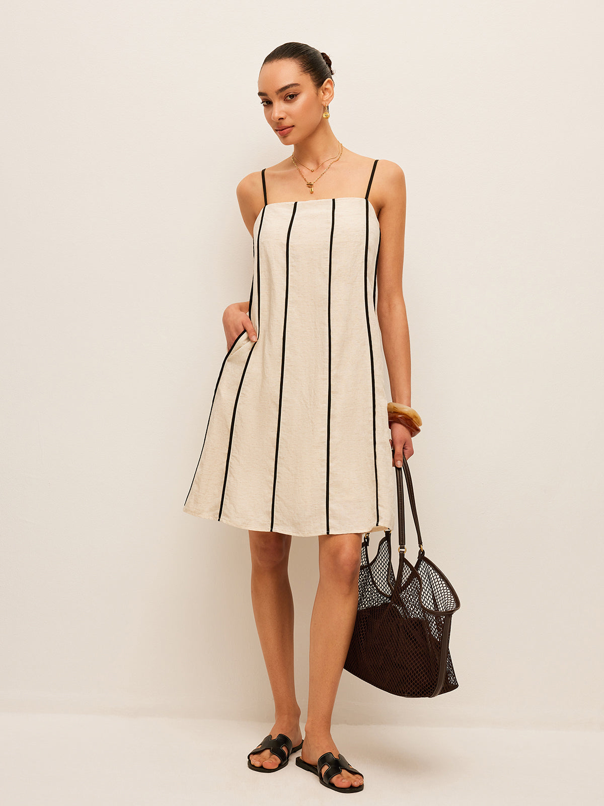 Gestreiftes Kleid aus Baumwolle und Leinen