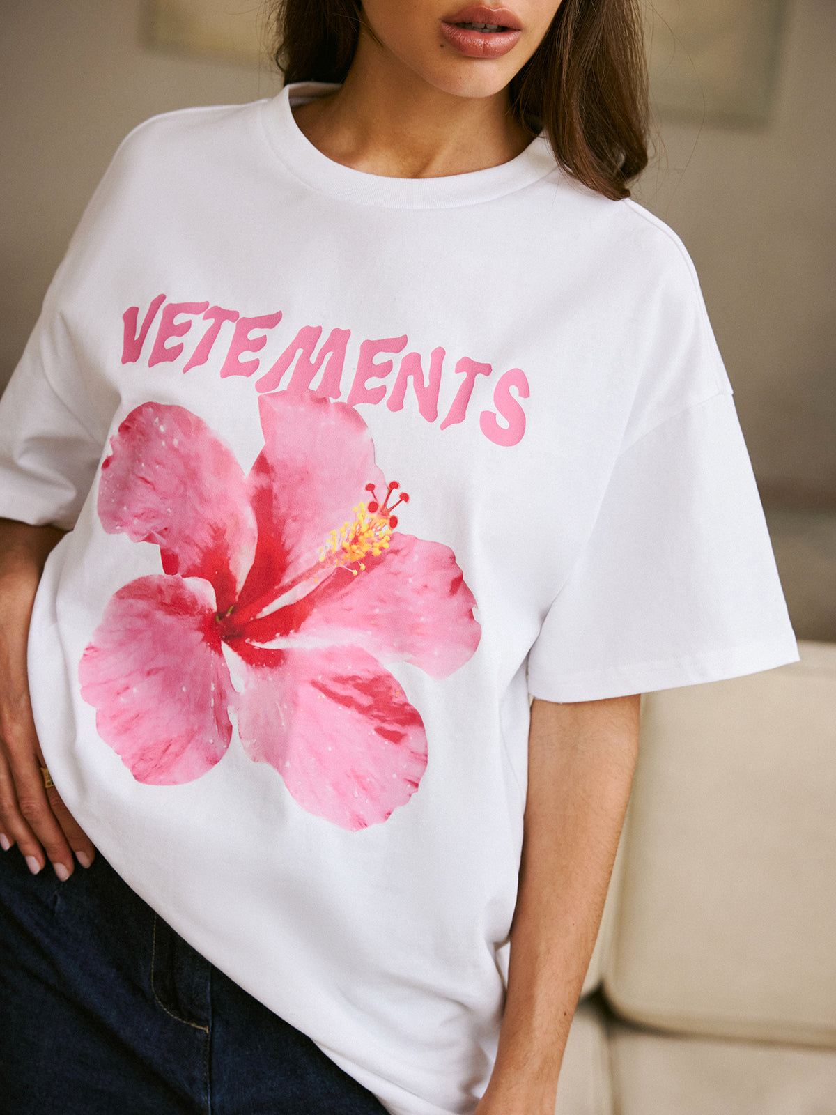 T-shirt med rund hals och tryck i bomull