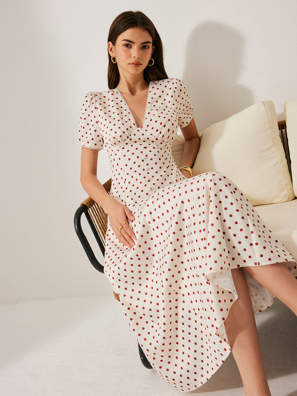 Kleid mit Puffärmeln und Punkten
