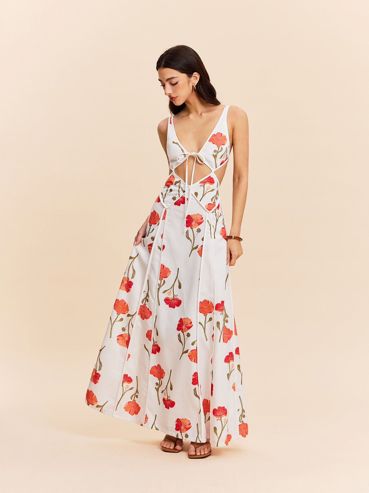 Kleid mit Blumenmuster und Cut-Outs zum Binden am Rücken