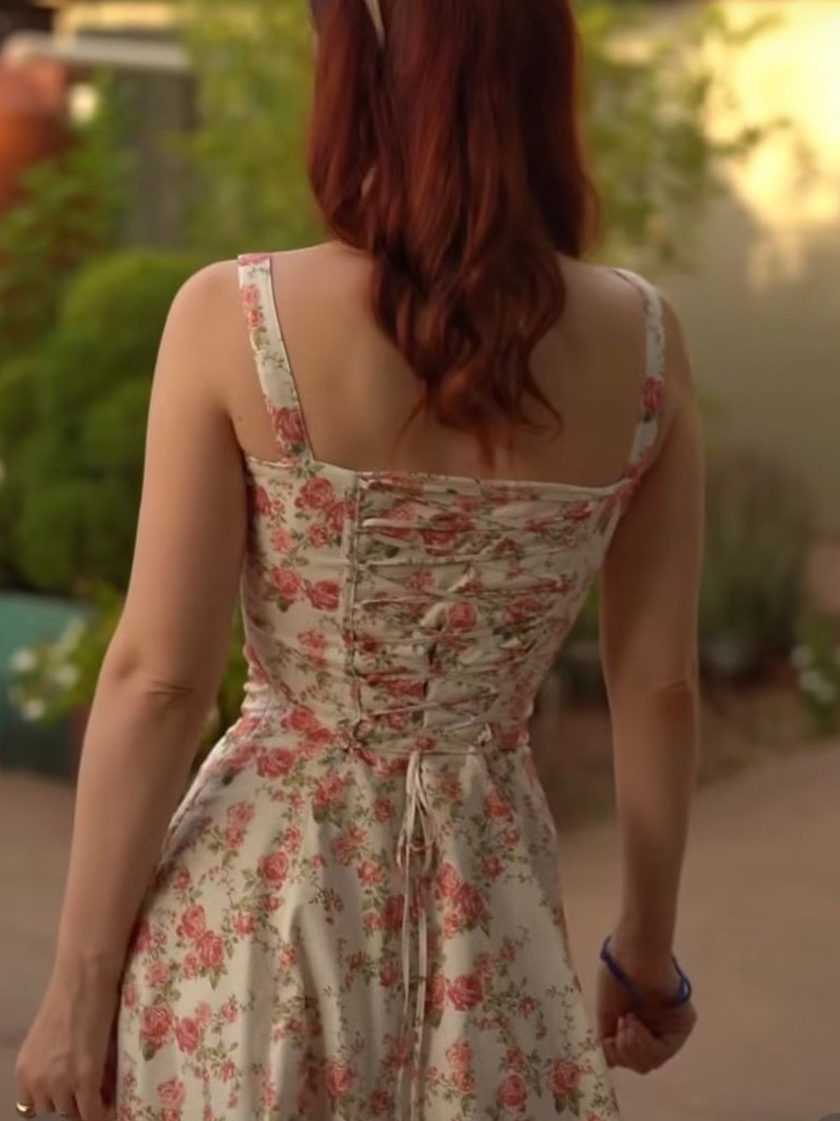 Midi-Sommerkleid mit Rosebud-Blumenmuster 