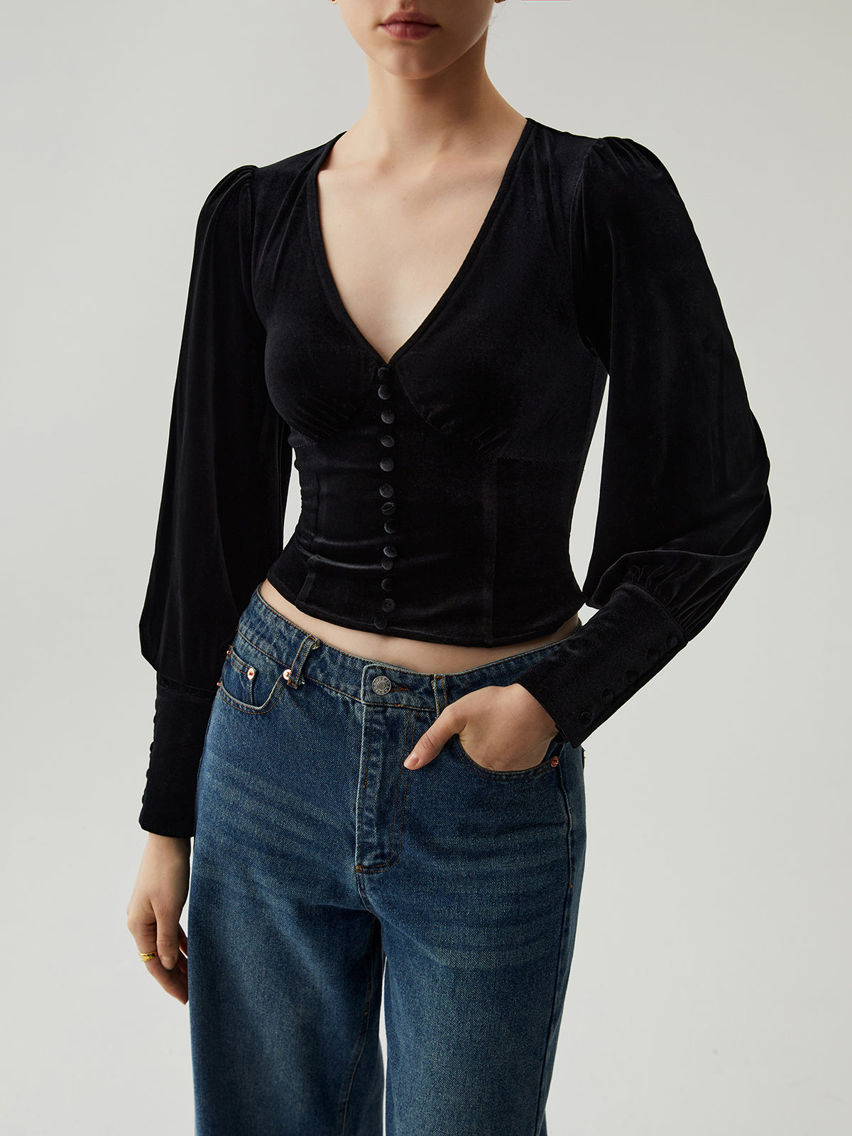 Sammetsknappad V-ringad långärmad Crop Top 