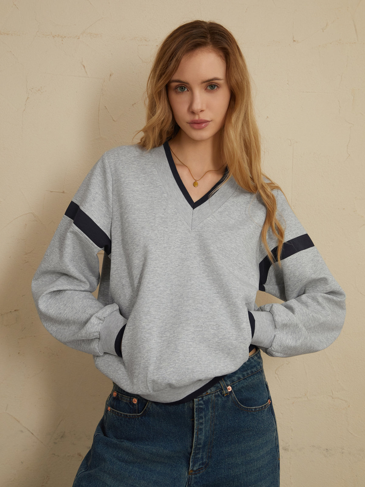 Oversize-Sweatshirt mit Kontrastbesatz 