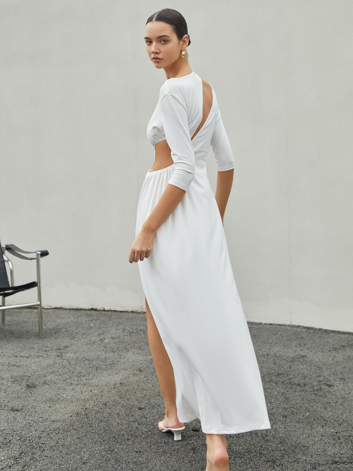 Maxi-Strickkleid mit Cut-Out, Rüschen und Schlitz 