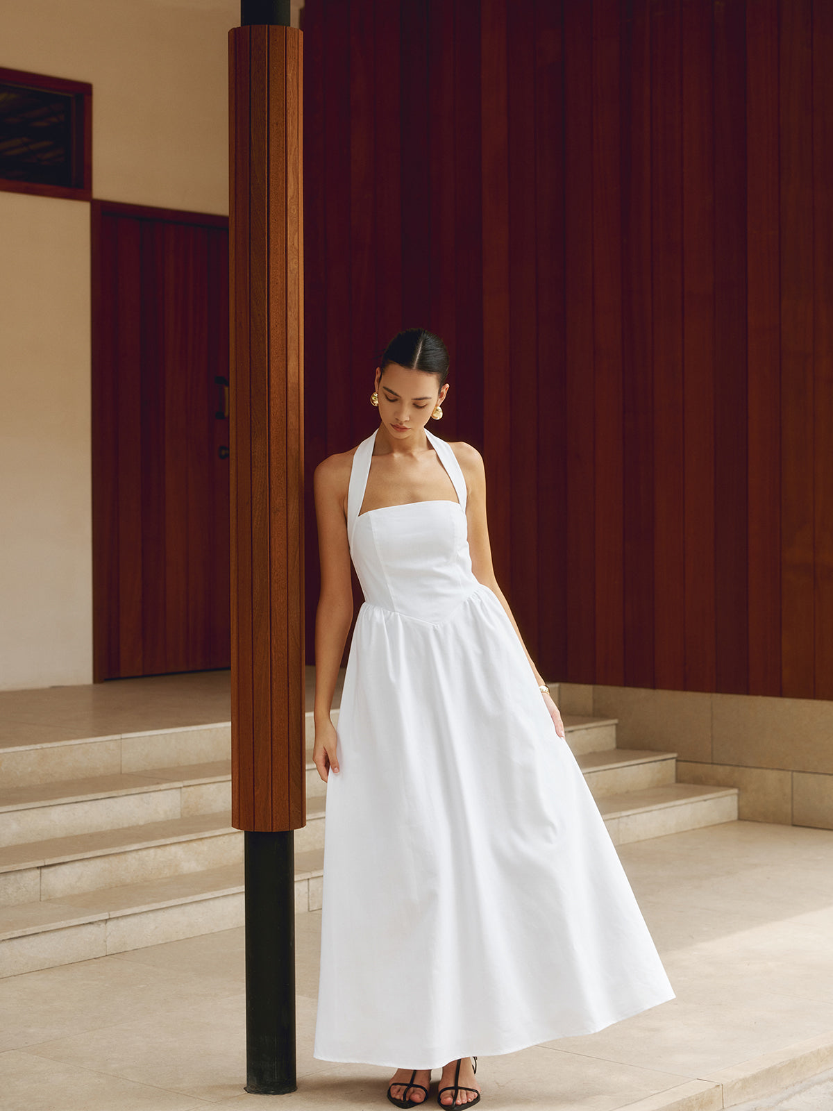 Langes Neckholder-Kleid in A-Linie aus Baumwolle und Leinen 