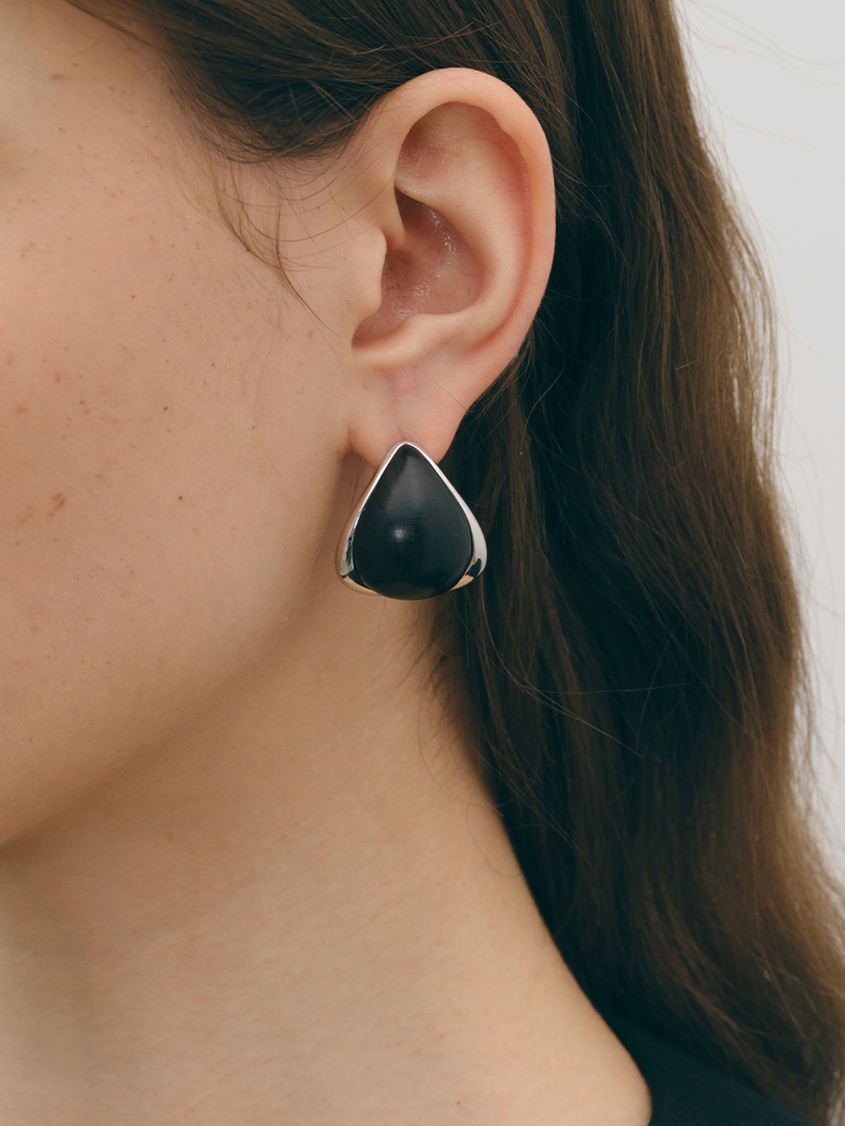 Midnatts elegans örhängen i svart onyx 