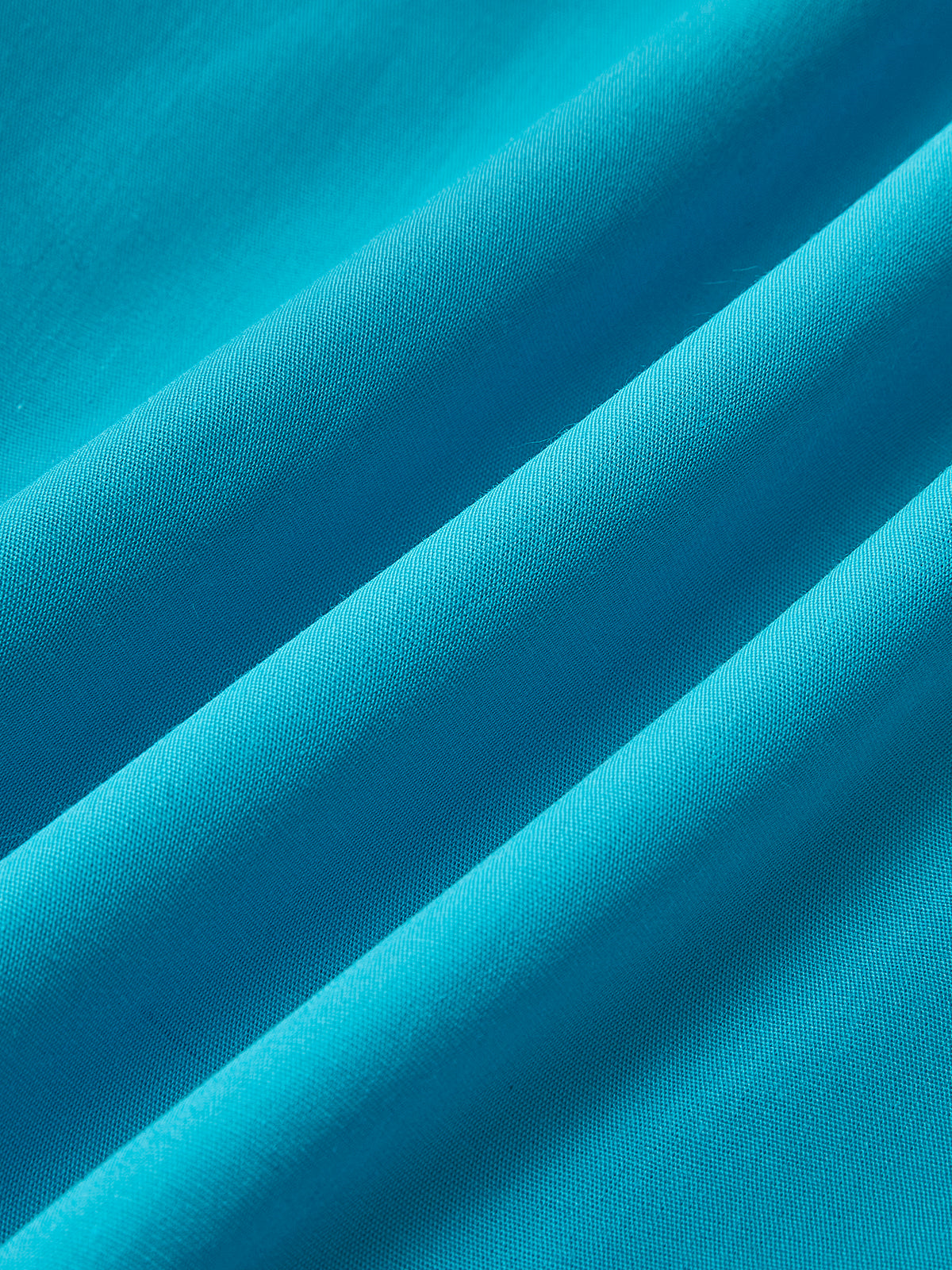 Plissiertes Kleid mit Glockenärmeln und V-Ausschnitt 