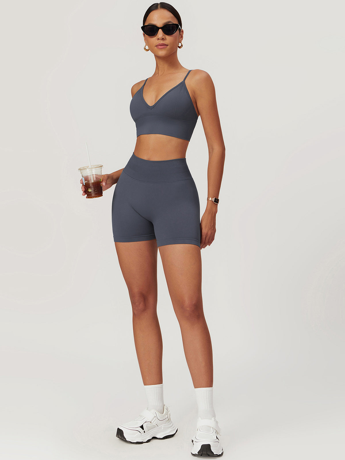 Set med höftlyftande yogashorts 