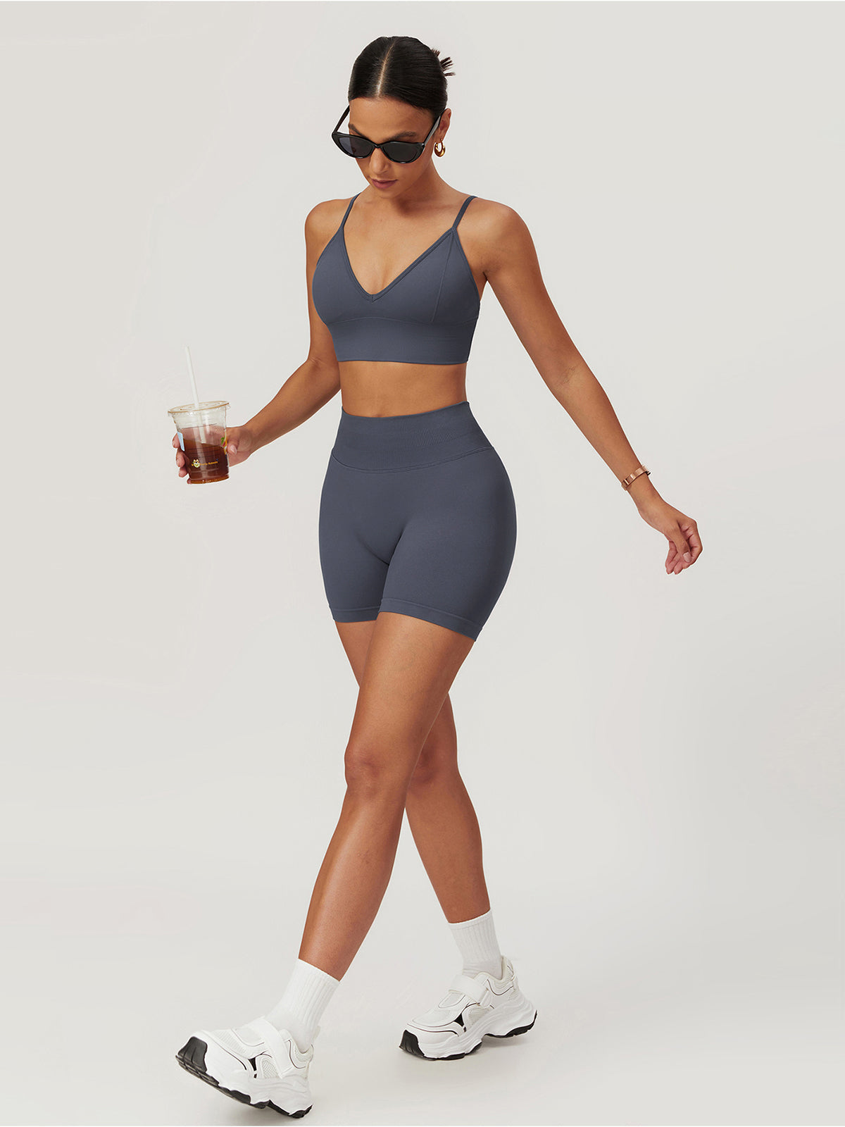 Set med höftlyftande yogashorts 