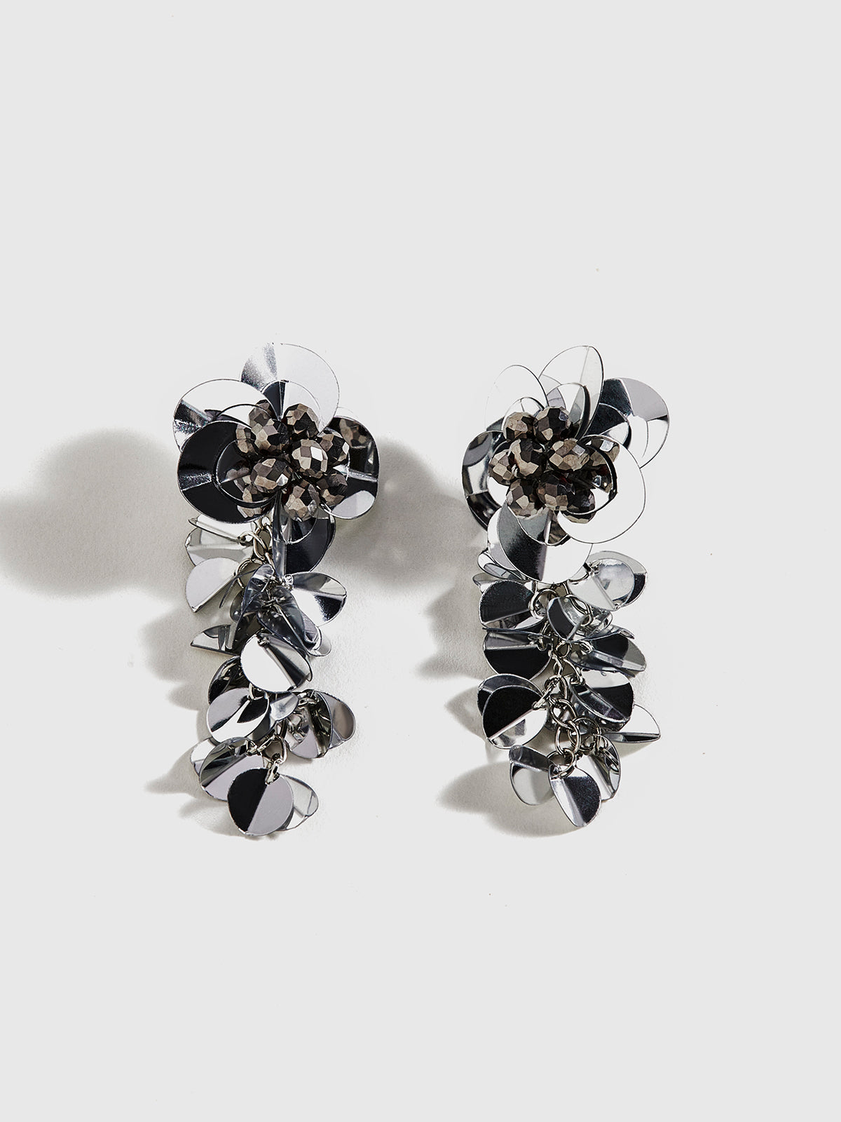 Elegante florale Quastenohrringe 
