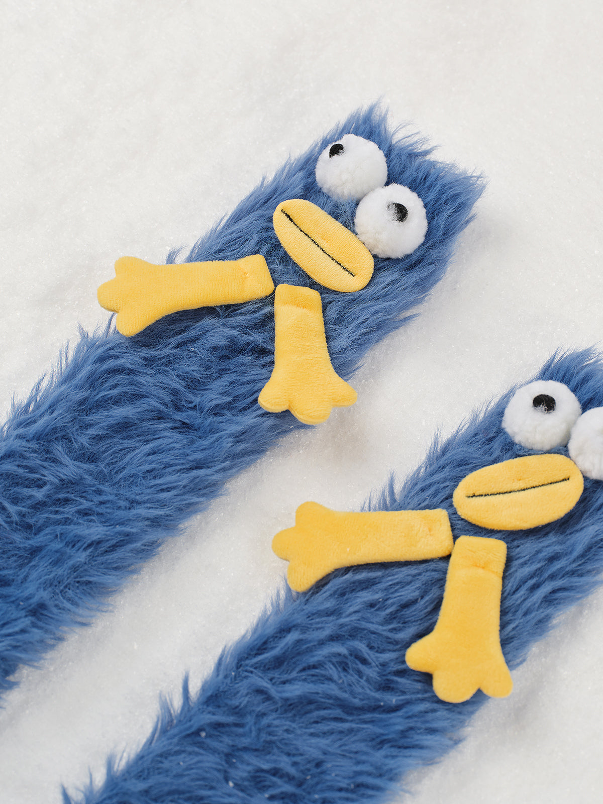 Wadenlange Socken aus Korallensamt mit Cartoon-Motiv 