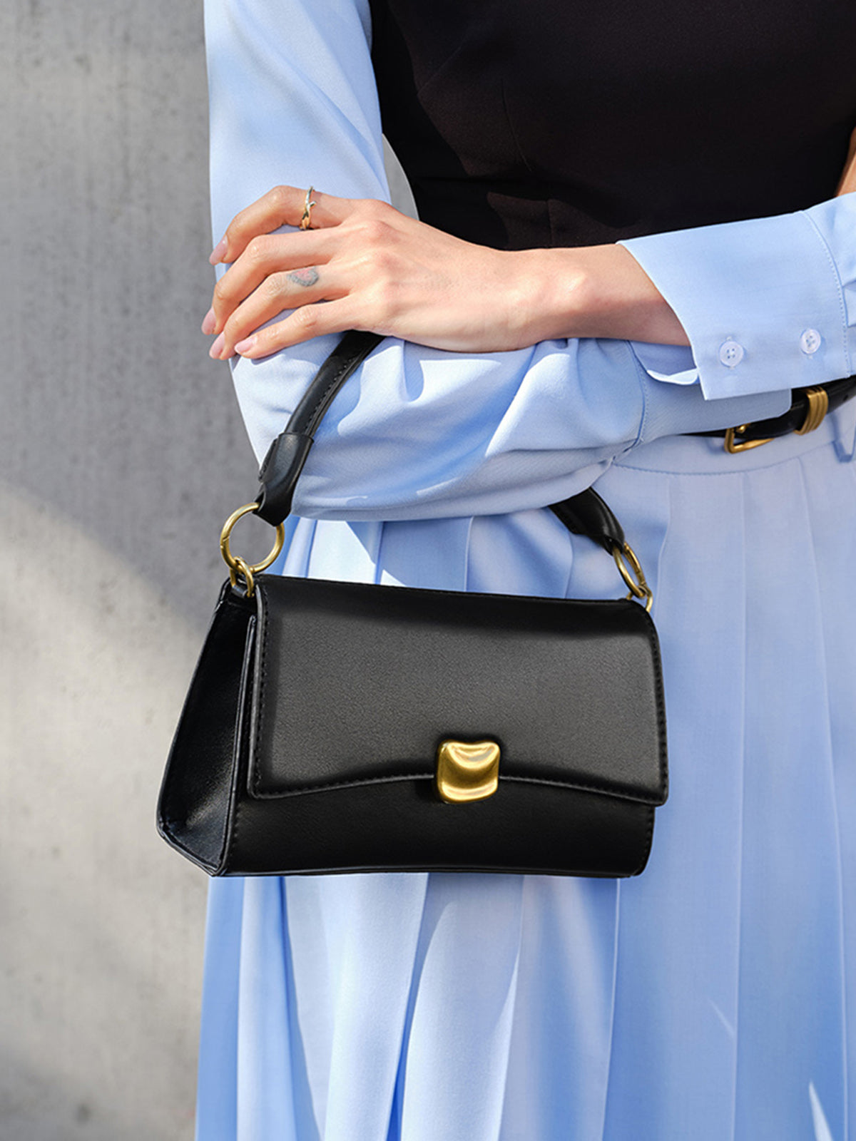 Achseltasche mit Baguette-Klappe 