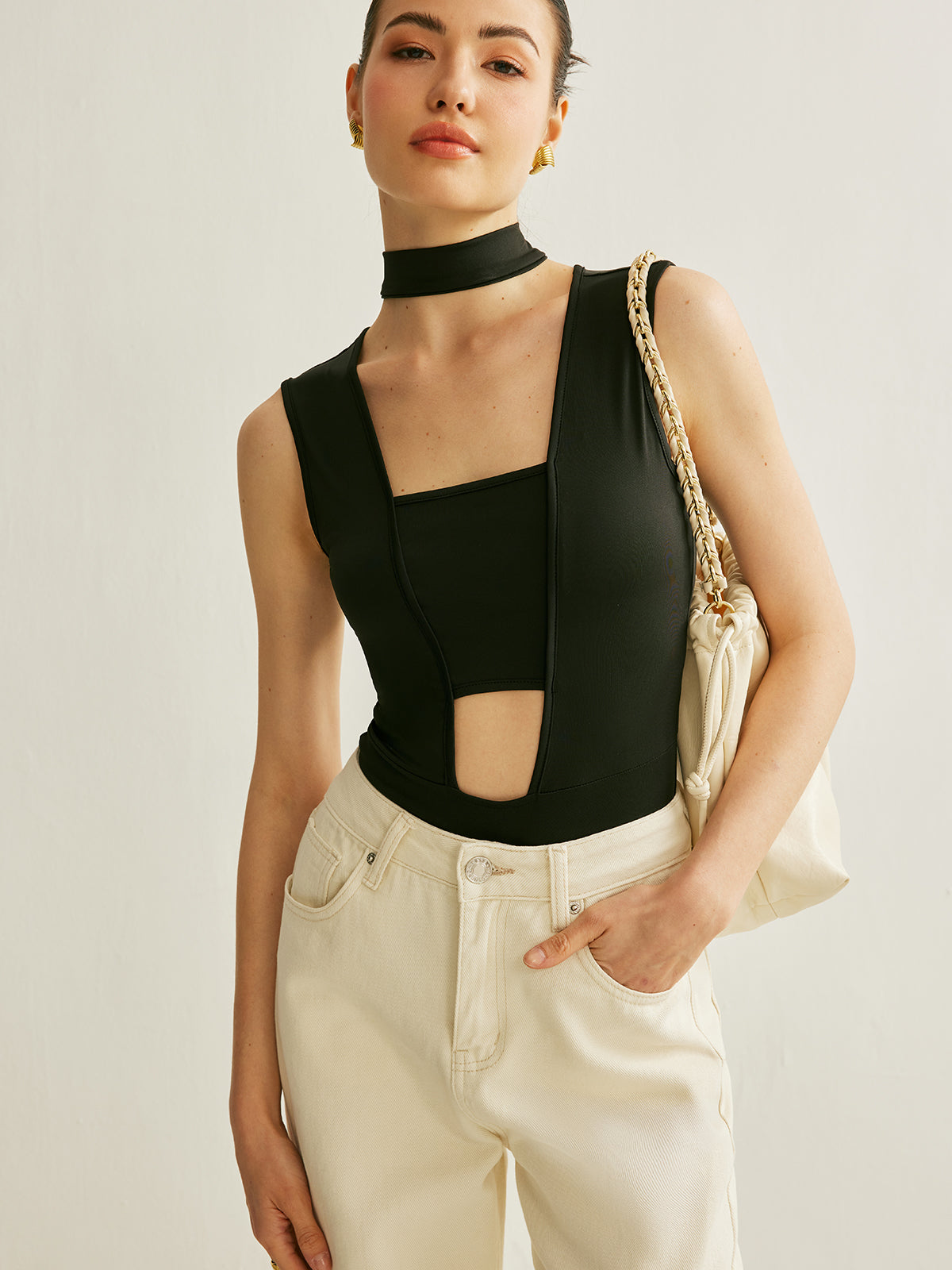 Ärmelloser Athleisure-Bodysuit mit Cut-outs 