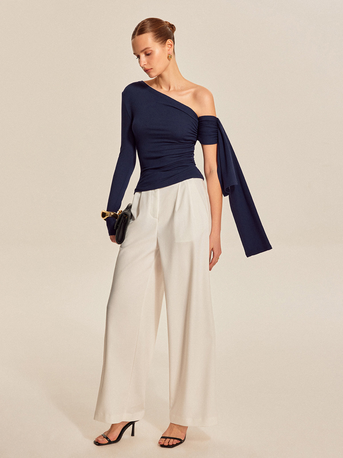 Asymmetrisk topp med draperingar 