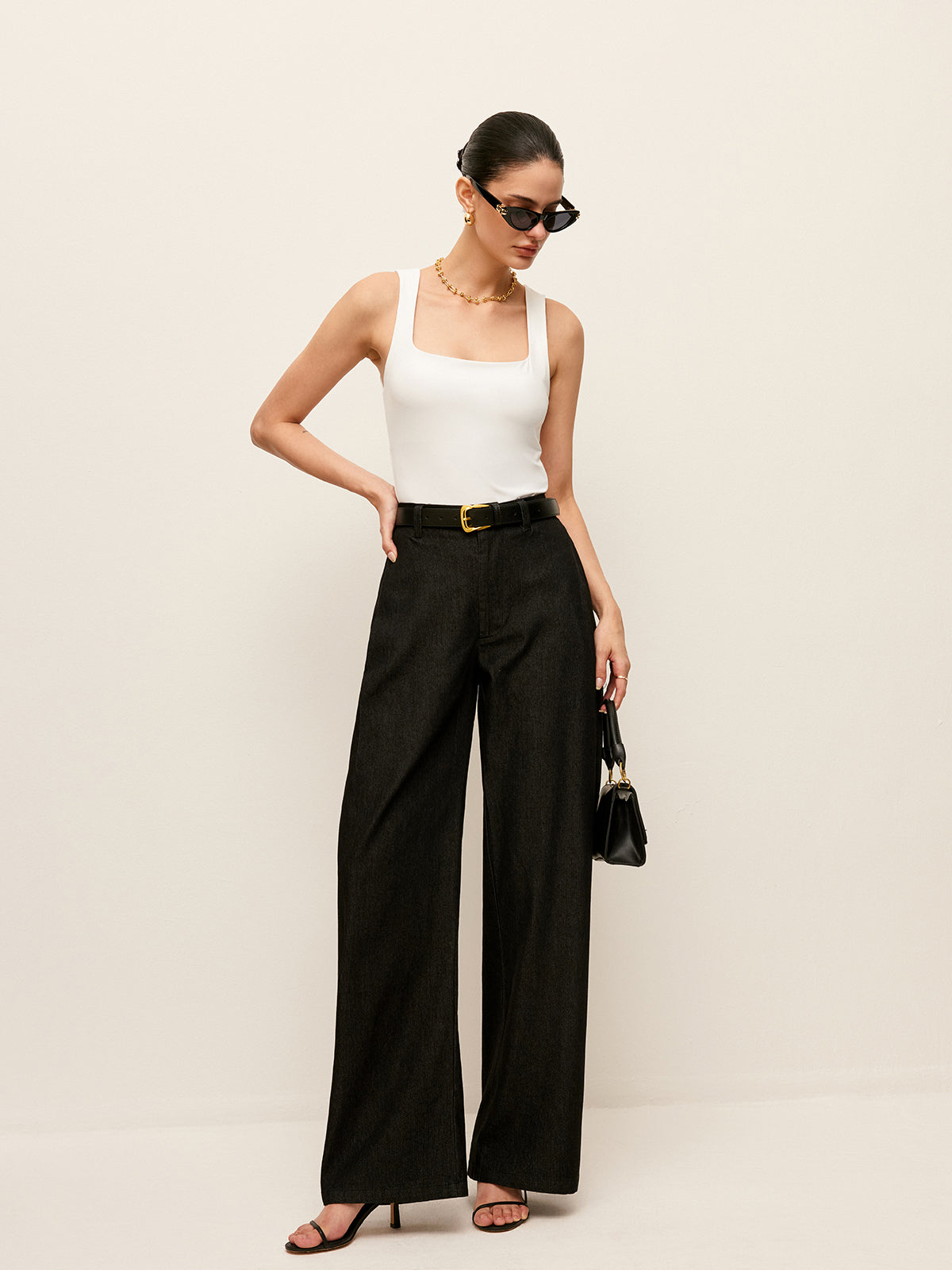 Hose mit mittelhoher Taille und Taschen ohne Gürtel 