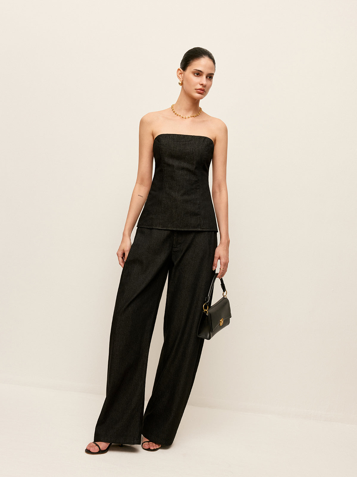 Hose mit mittelhoher Taille und Taschen ohne Gürtel 