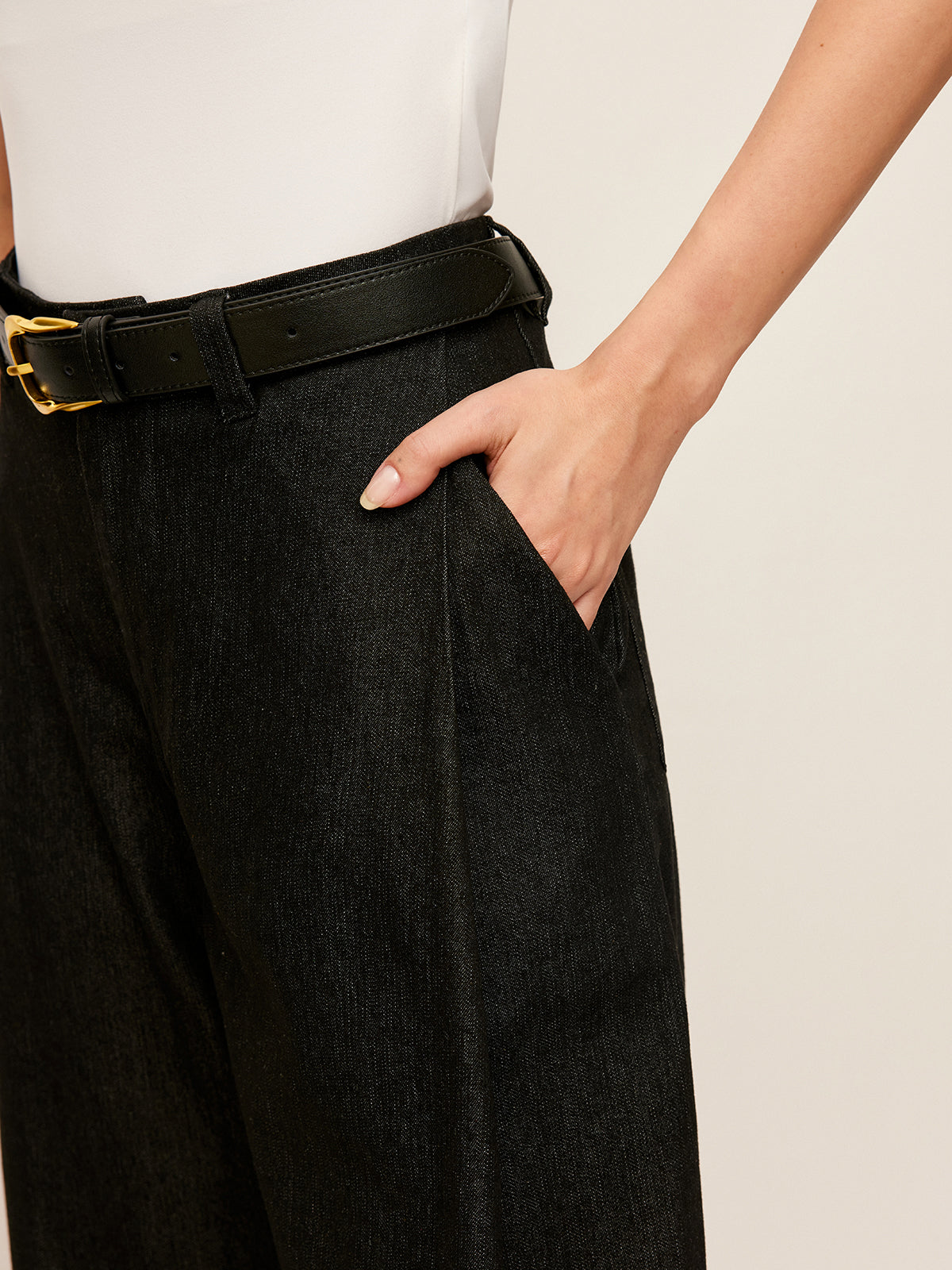 Hose mit mittelhoher Taille und Taschen ohne Gürtel 