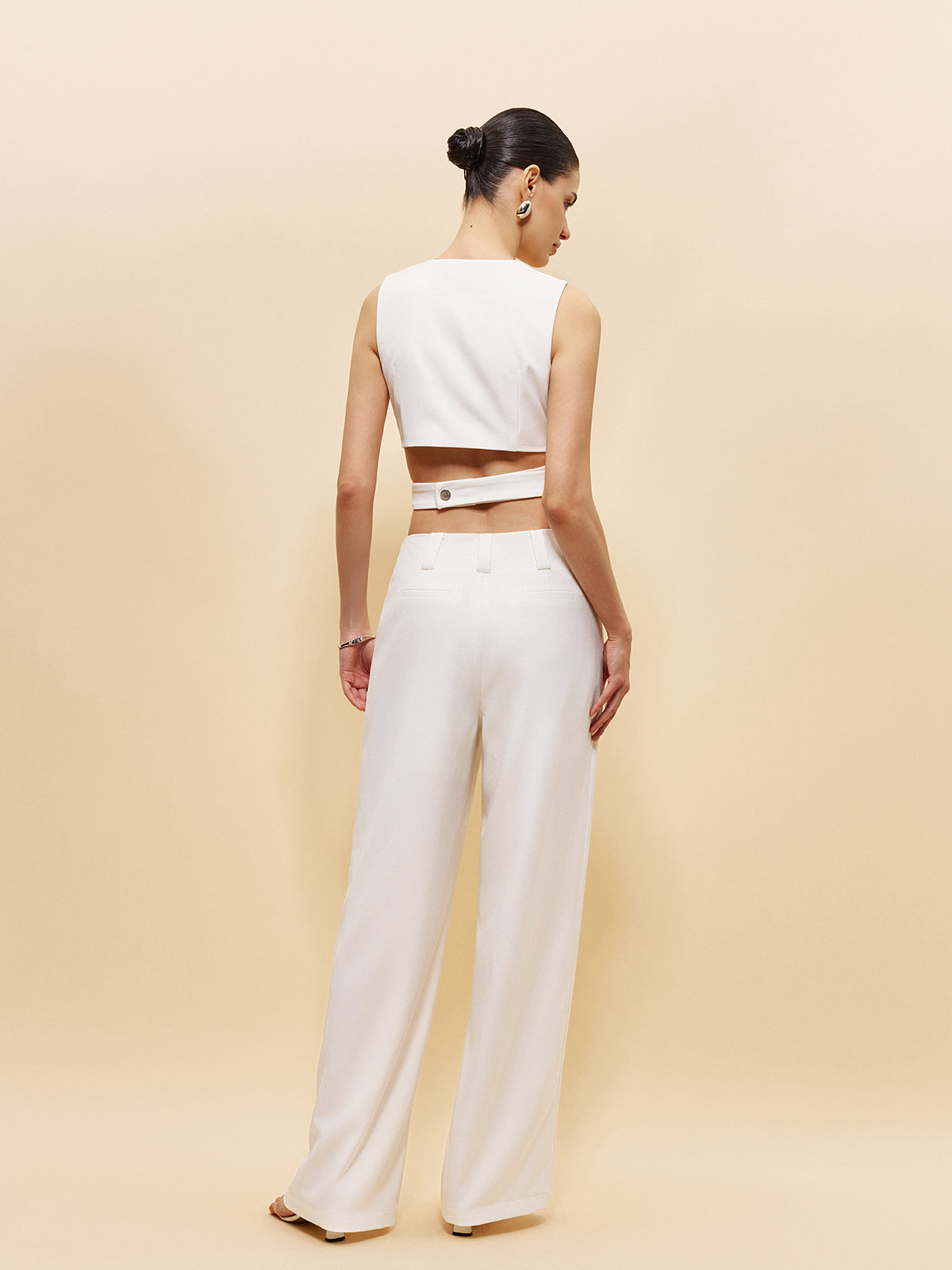 V-ringad crop top med sidodetalj