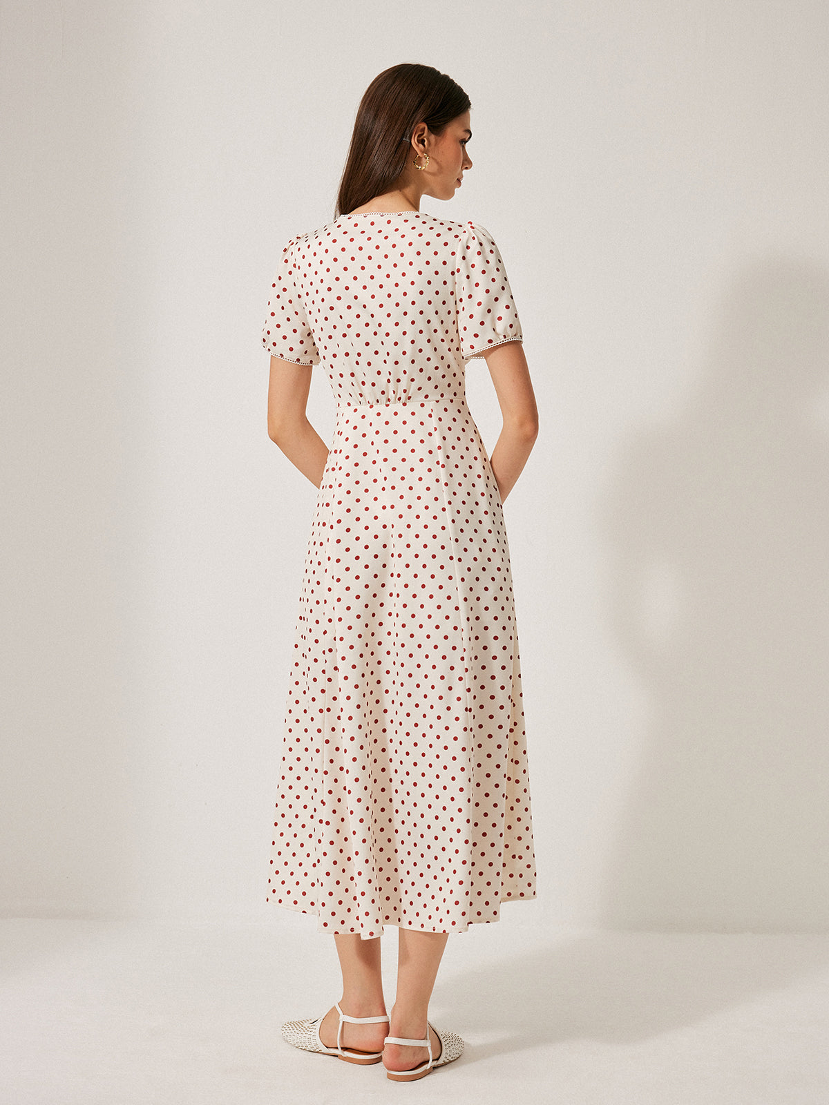 Kleid mit Puffärmeln und Punkten 