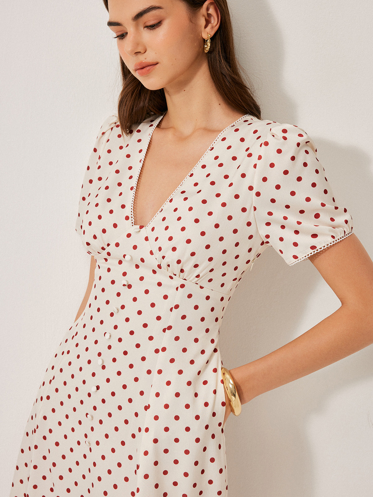 Kleid mit Puffärmeln und Punkten 
