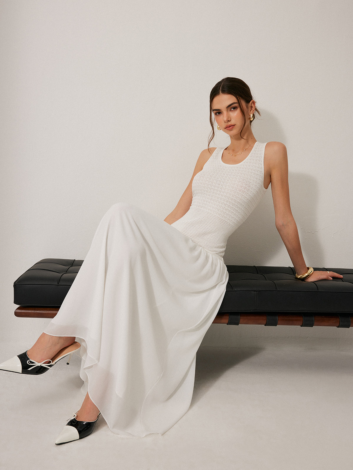 Halbtransparentes ärmelloses Strickkleid
