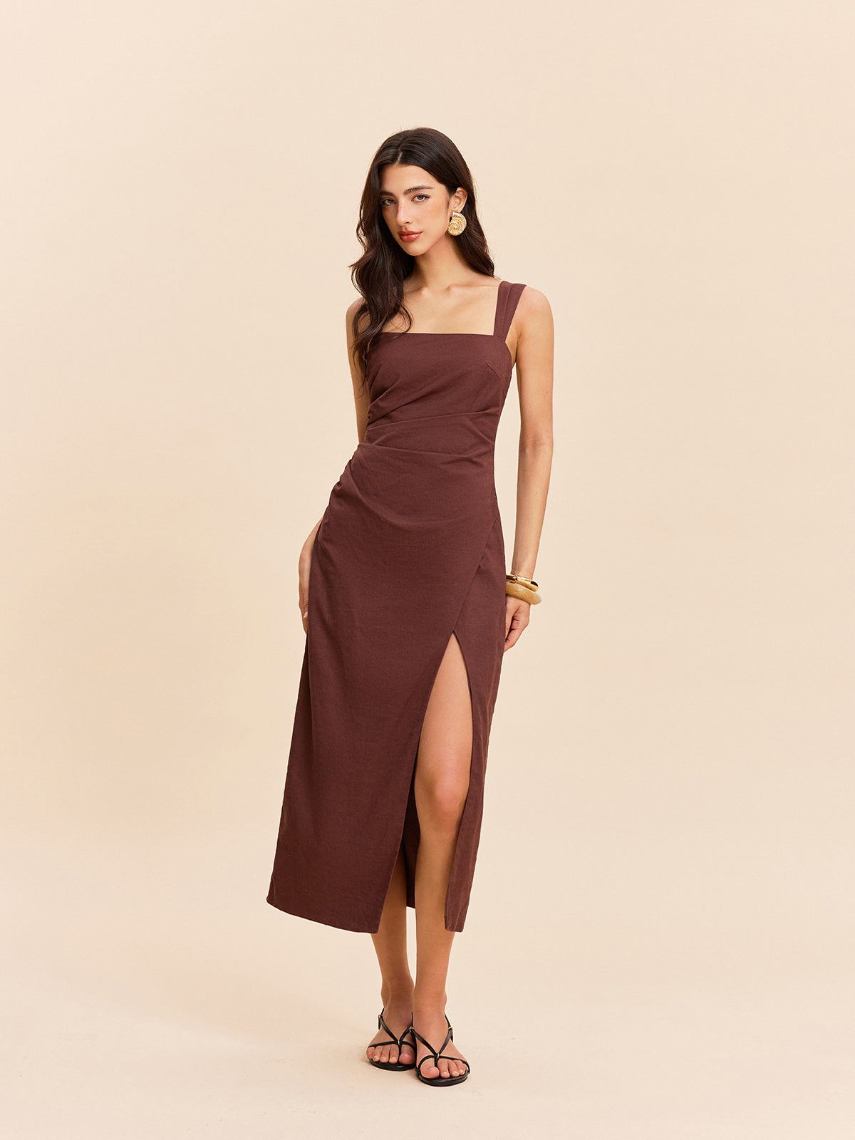 Schlitzkleid aus Baumwolle und Leinen 
