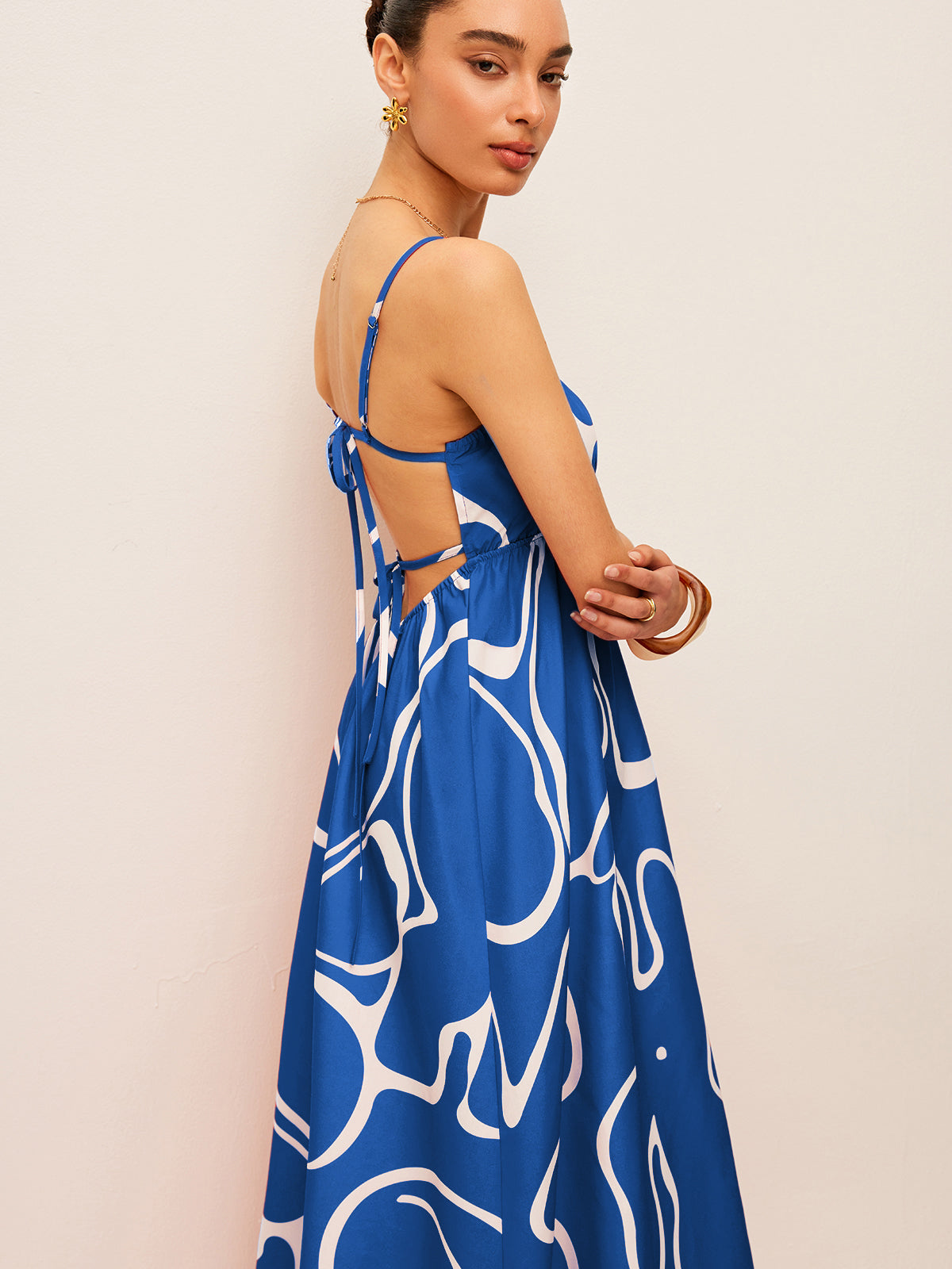 Bedrucktes Kleid mit Bindedetail auf der Rückseite 