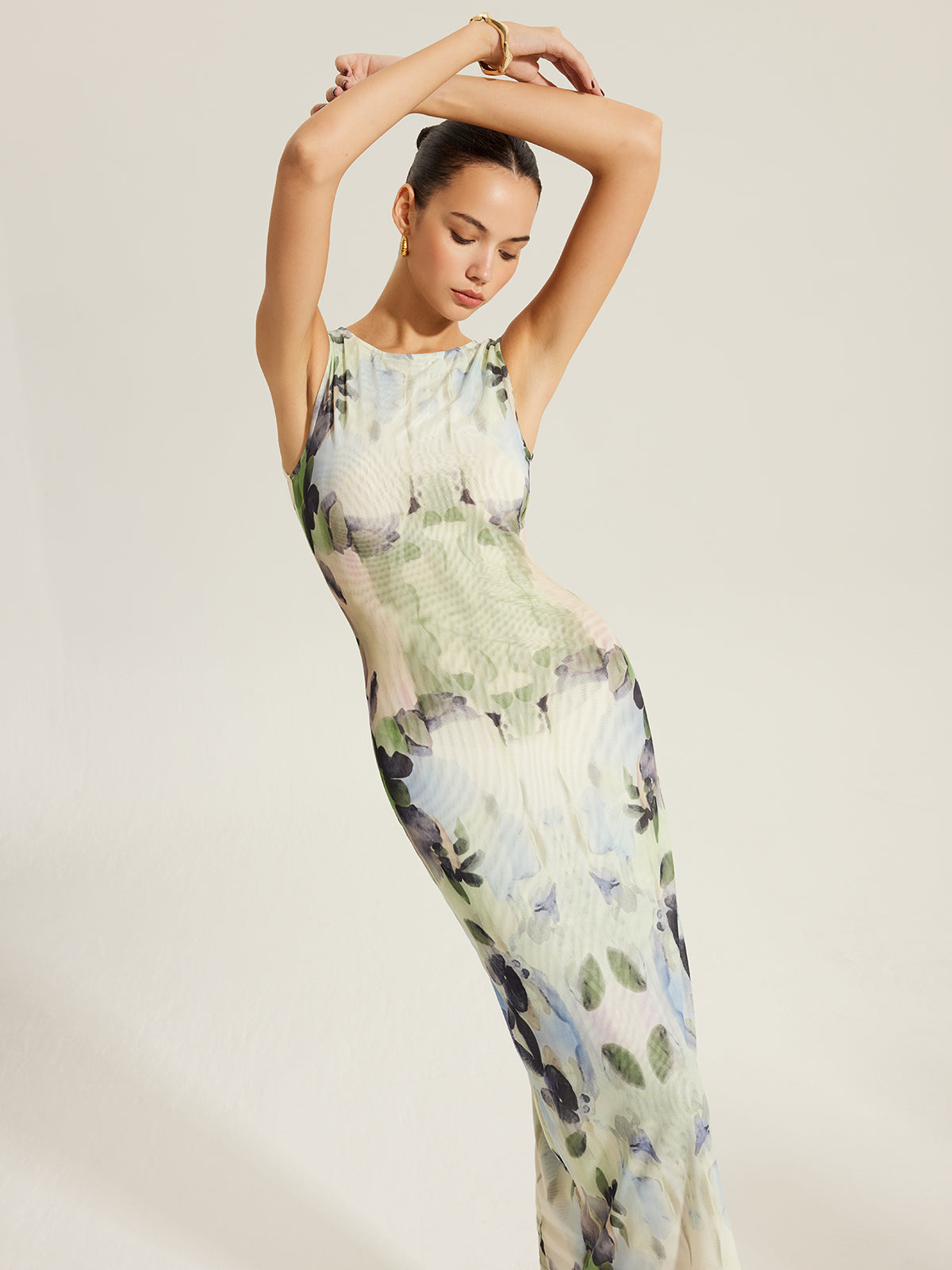 Ärmelloses Netzkleid mit Blumendruck 