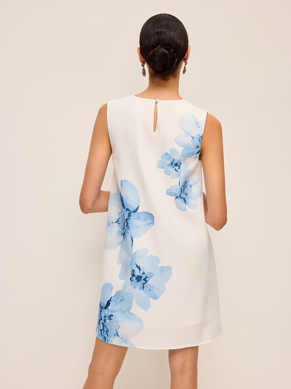 Kleid mit Reißverschluss und Blumen-Batikmuster 