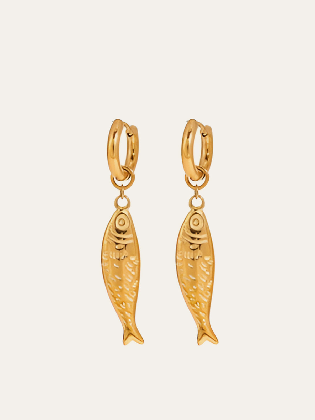 Goldene Ohrringe mit Fisch-Anhänger 